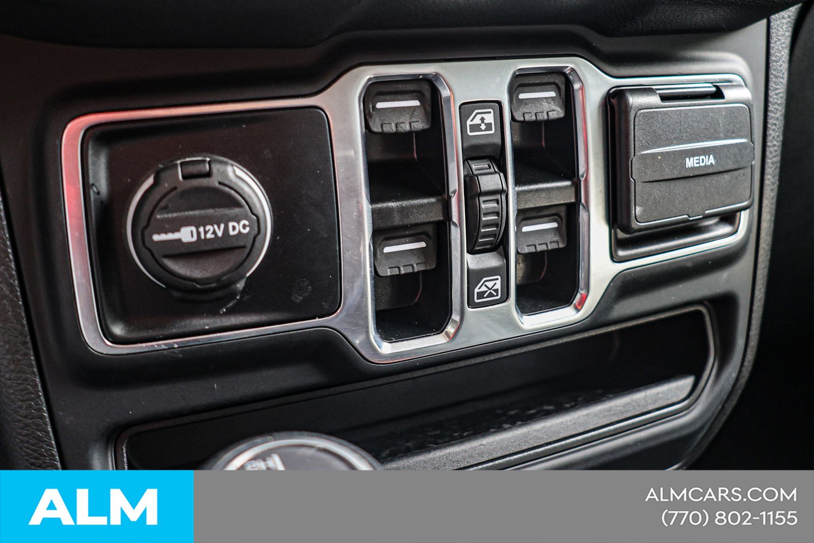 Used 2025 White Jeep Sport S image 33
