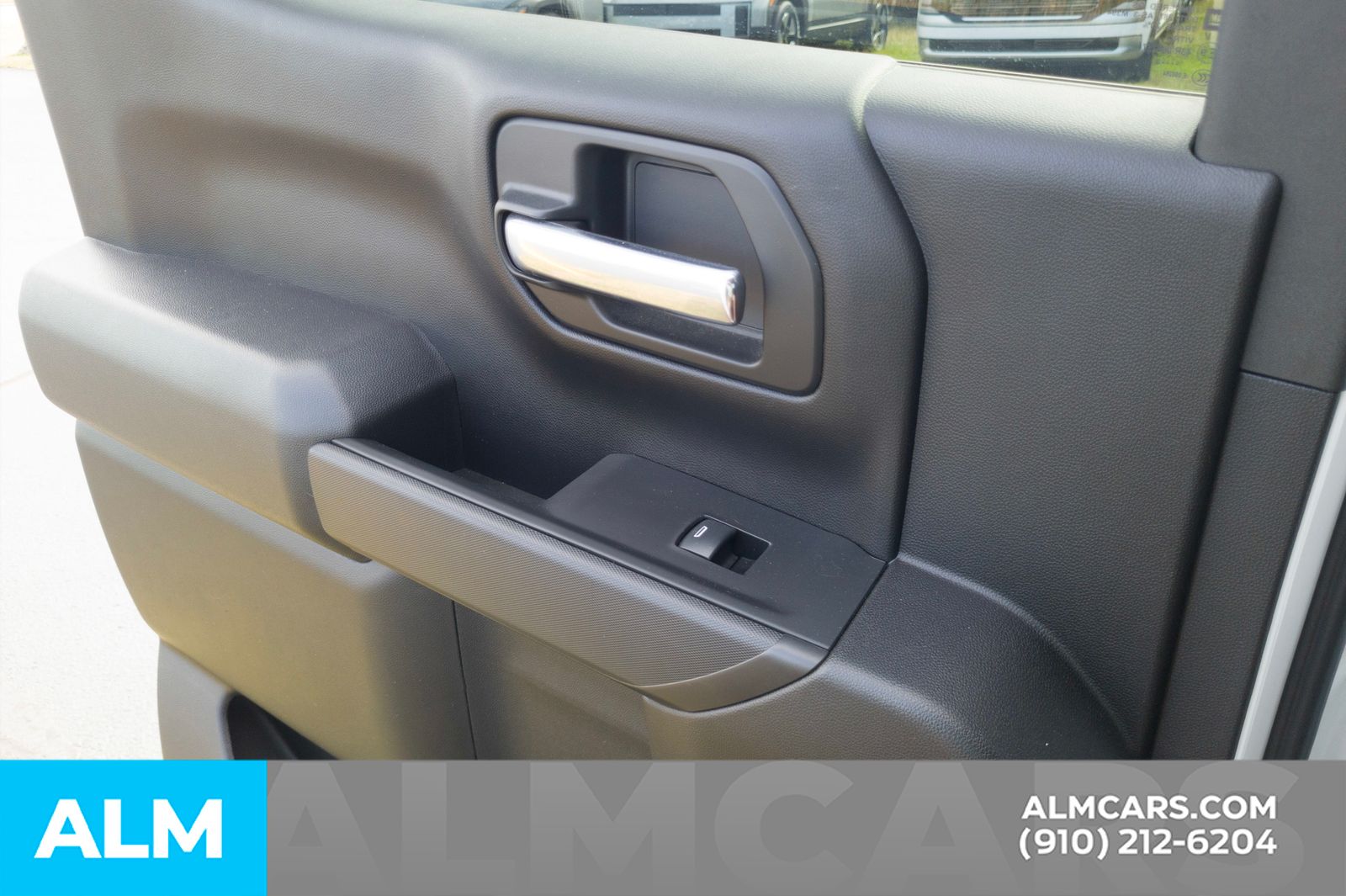 2023 Chevrolet Silverado 1500 Custom photo 18