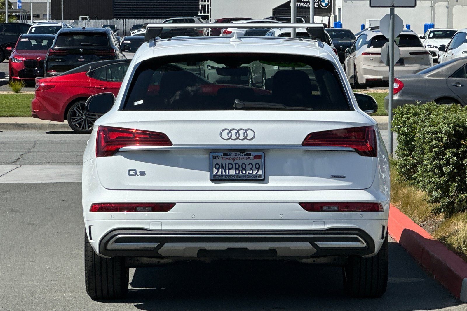 View vehicle photo 5