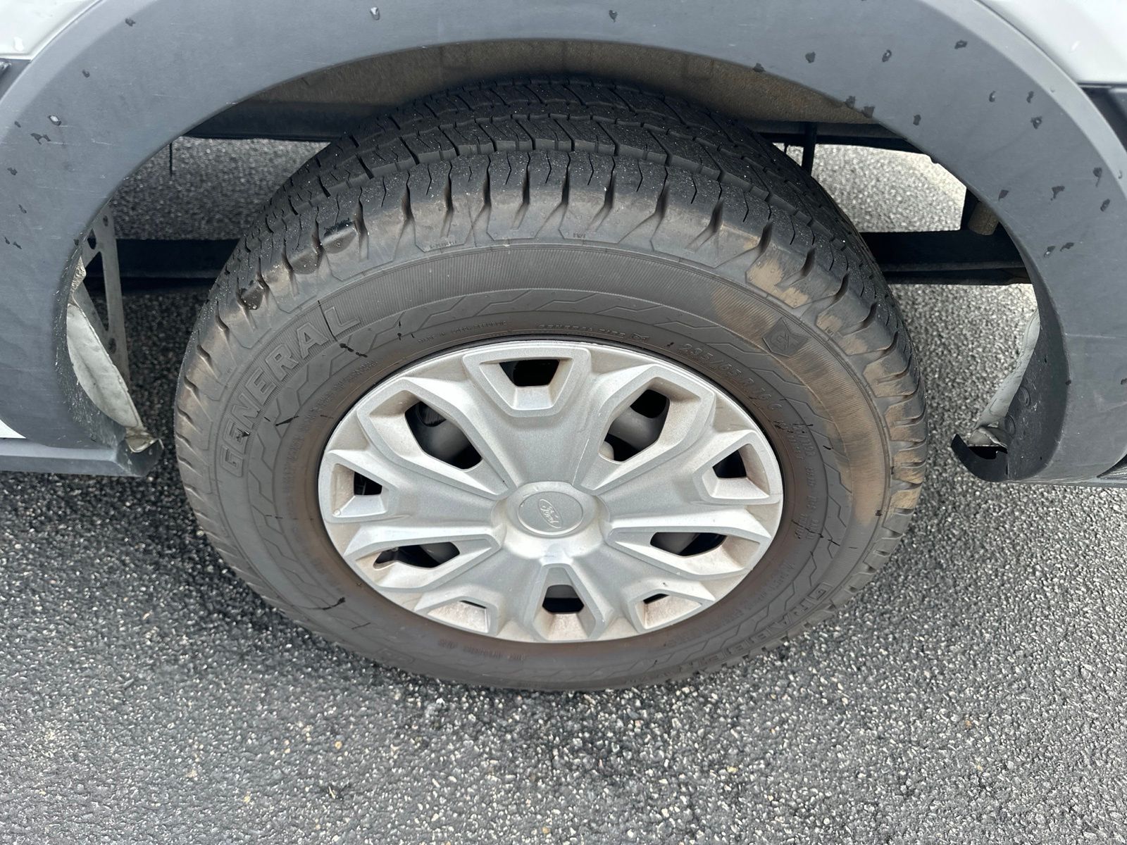 Certified Used 2024 Oxford White Ford XLT image 23