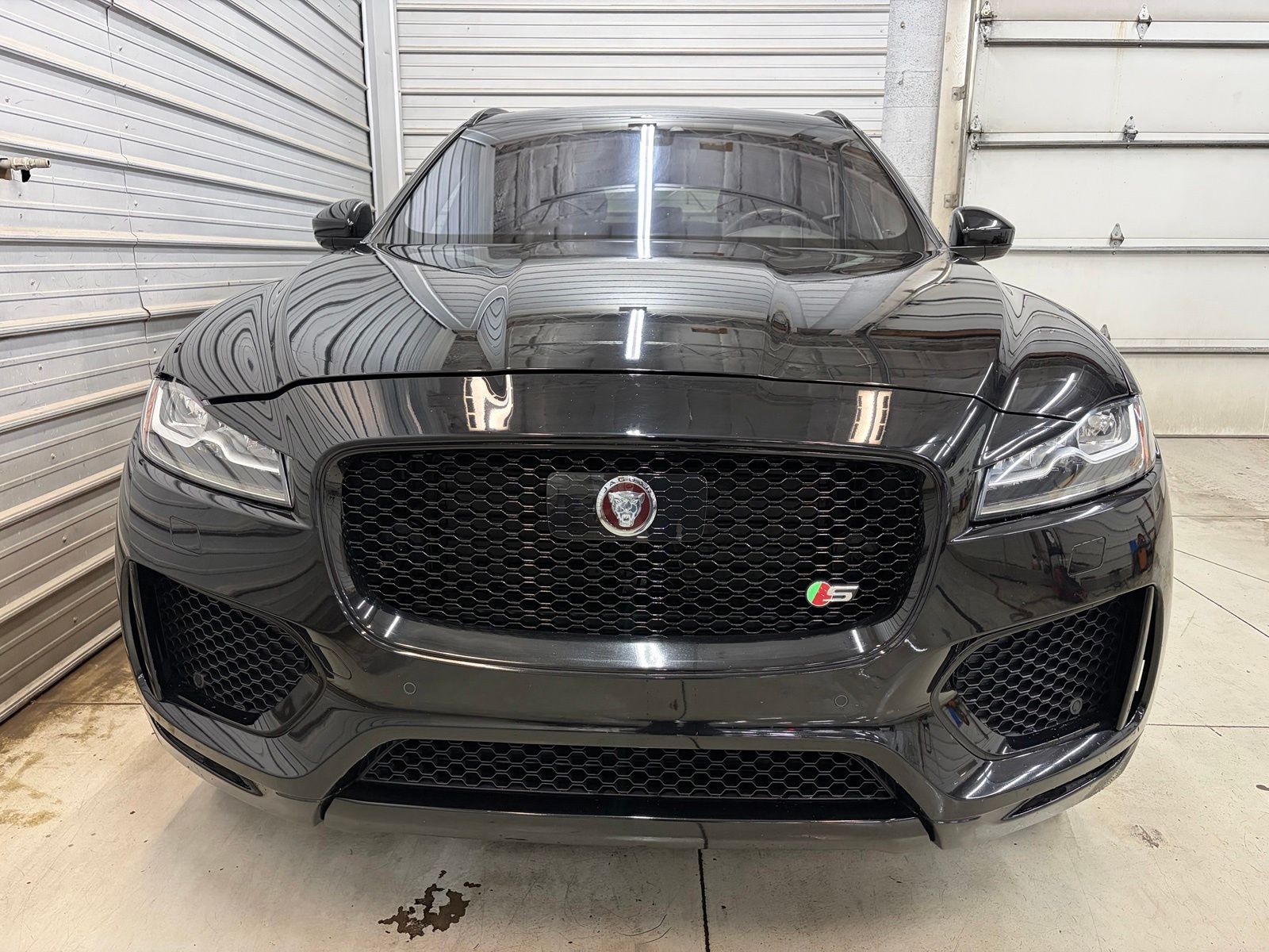 Photo 2 of 2020 Jaguar F-PACE S