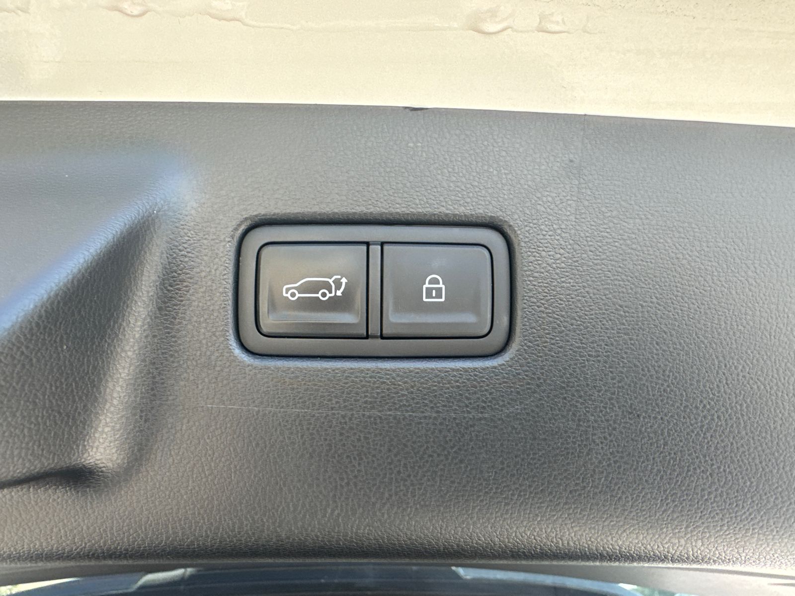Used 2024 White Hyundai Limited image 19