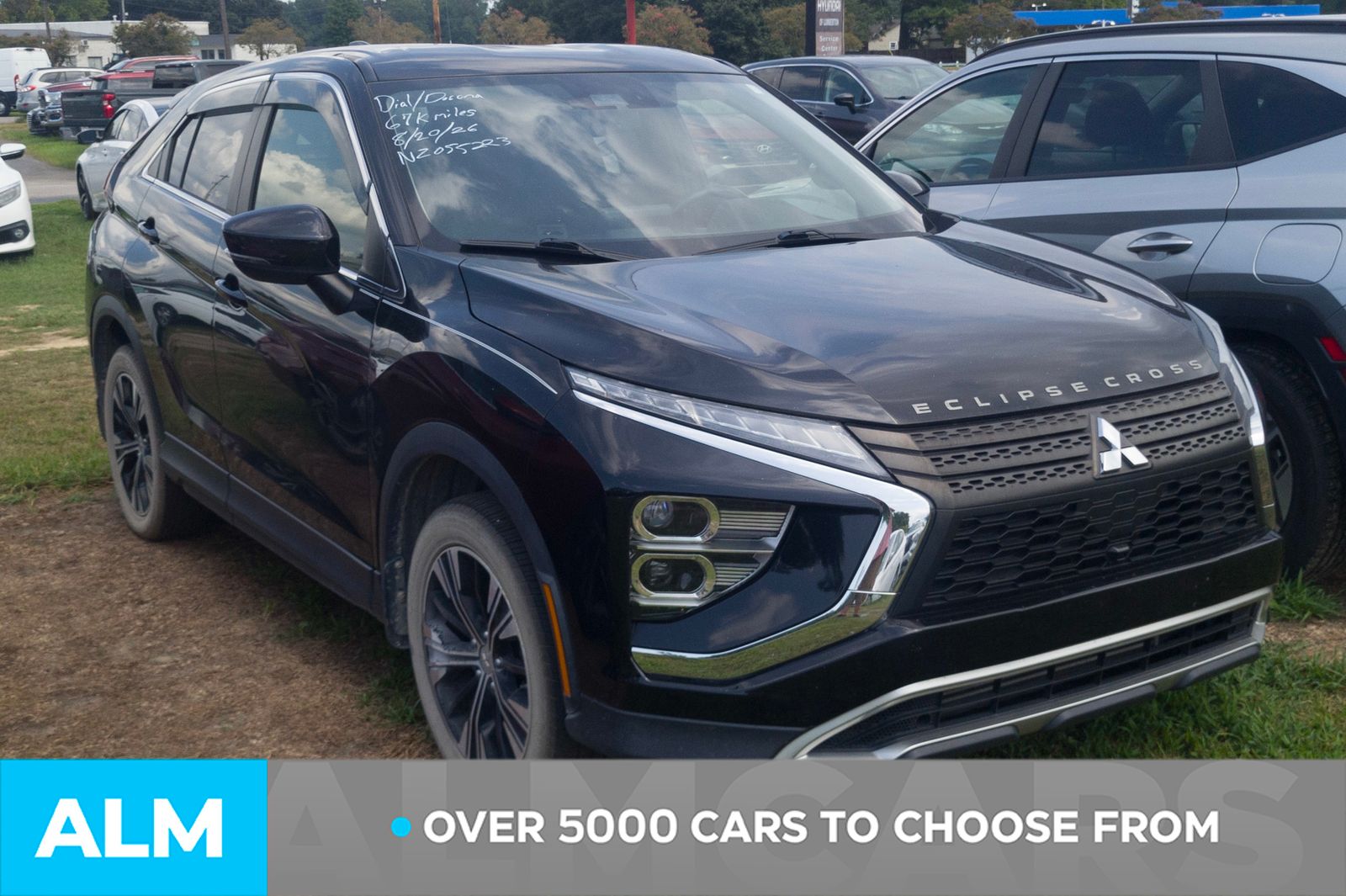 Used 2022  Mitsubishi SE image 2