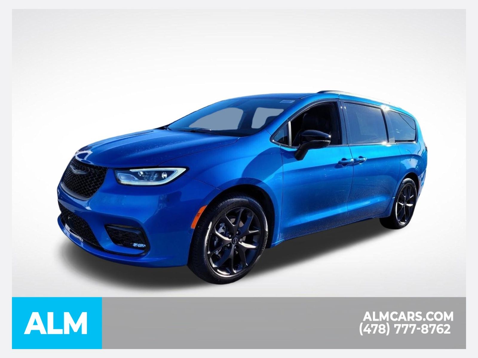2026 Chrysler Pacifica Limited's photo
