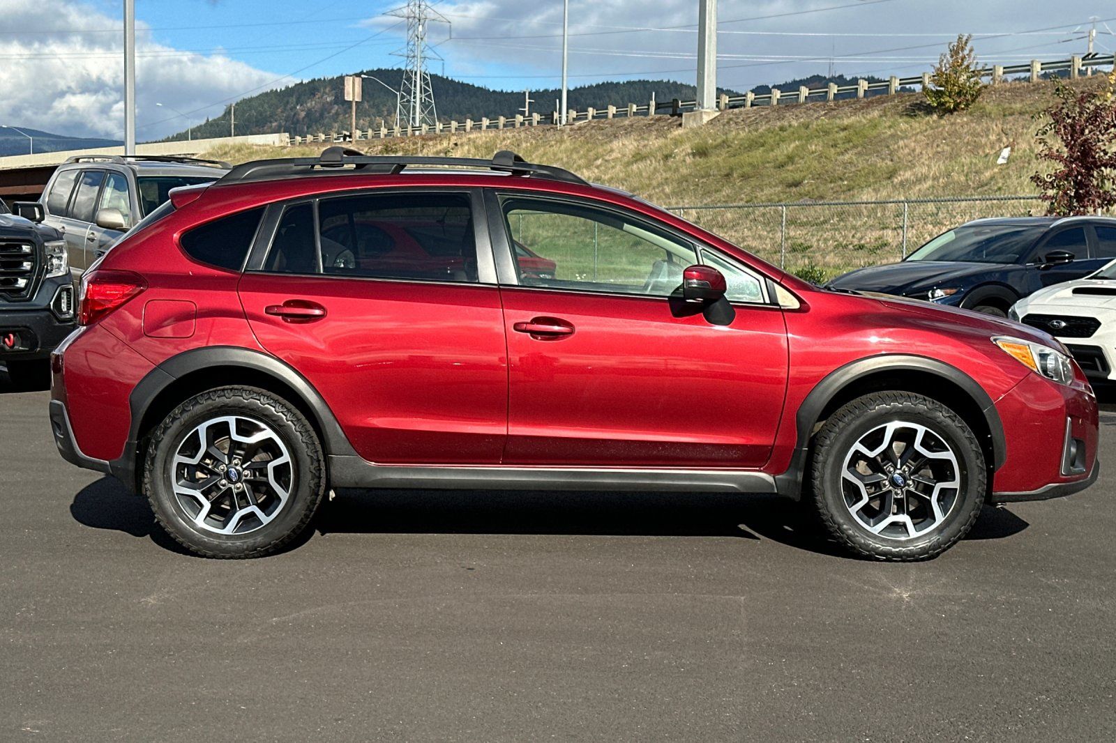 Used 2017 Subaru Crosstrek Limited with VIN JF2GPAKC8HH239673 for sale in Eugene, OR