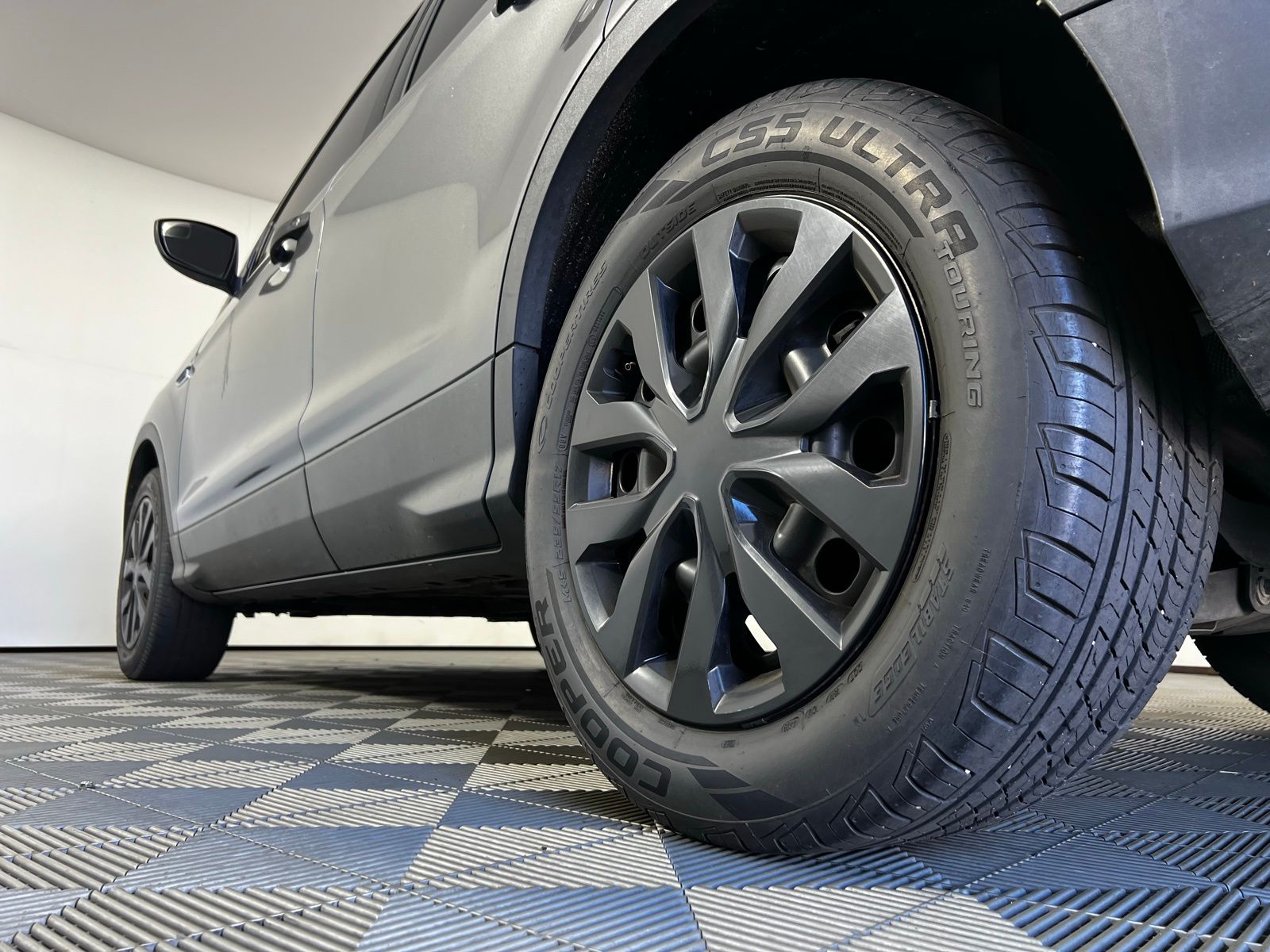 Thumbnail: 2014 Ford Escape - 9