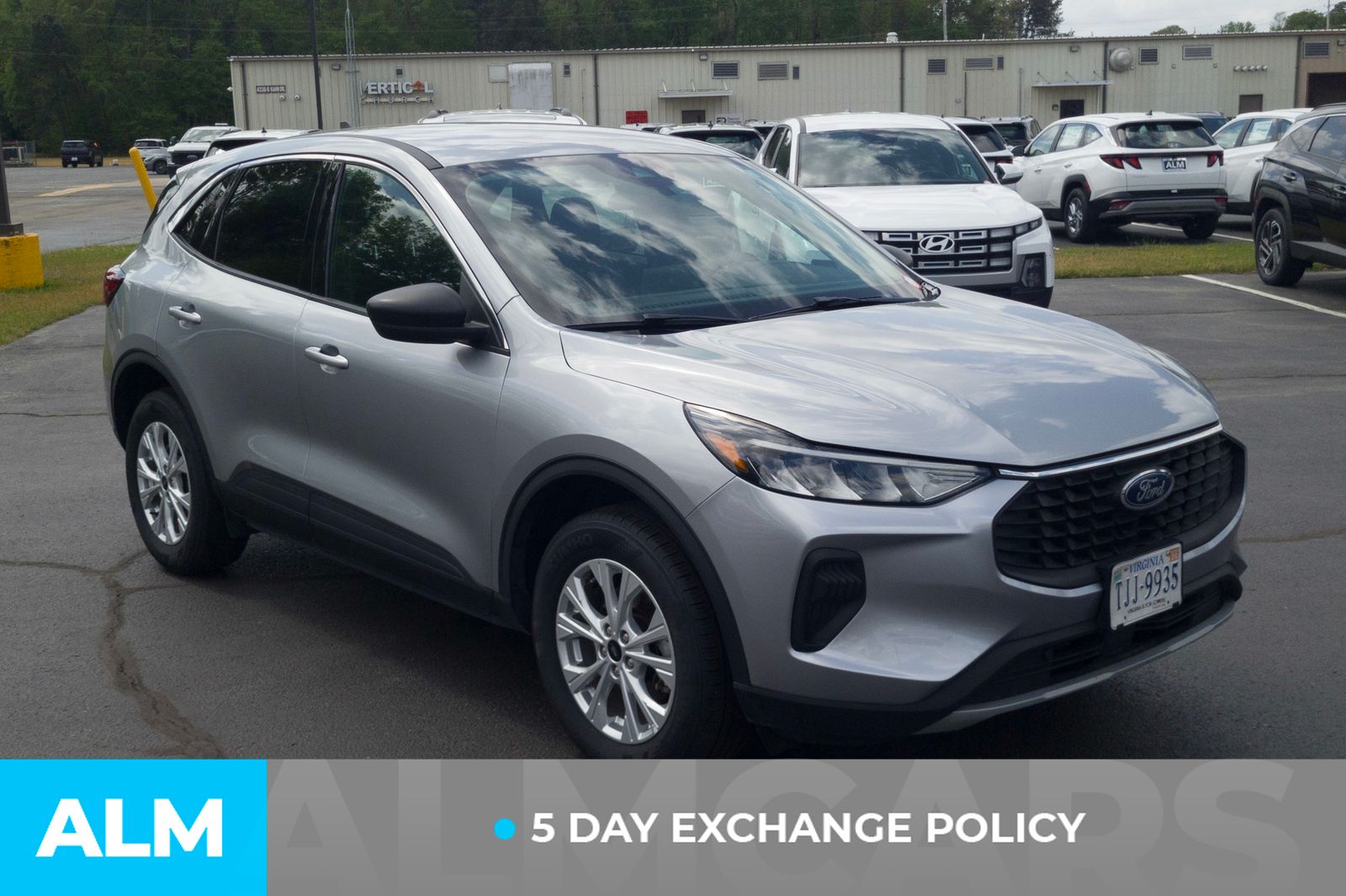 View vehicle photo 4