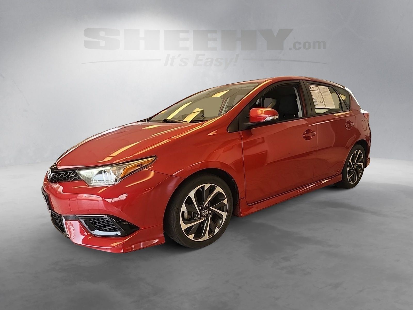 Used 2018 Barcelona Red Metallic Toyota Base image 17