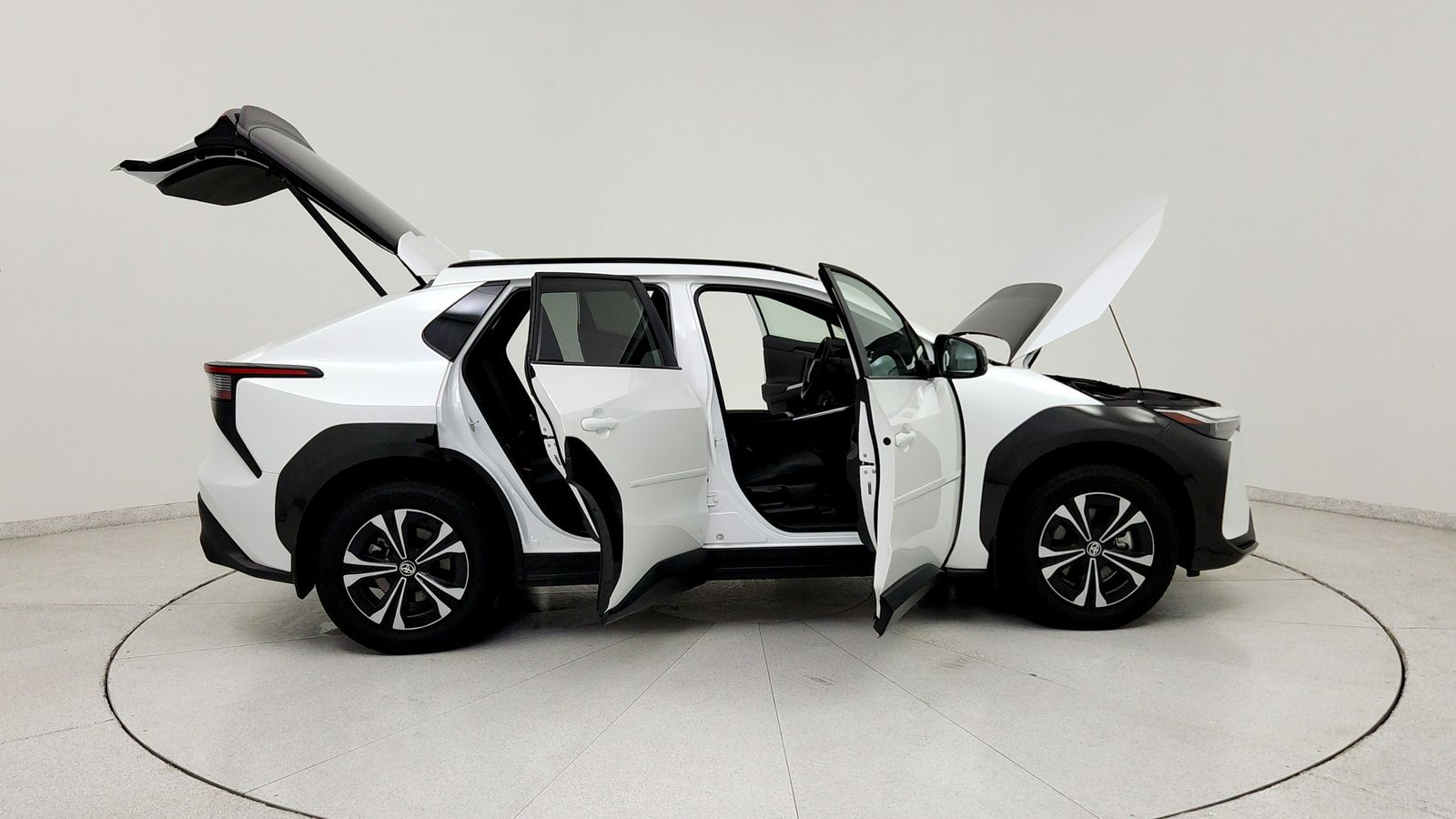 Used 2025 Beige Toyota XLE image 14