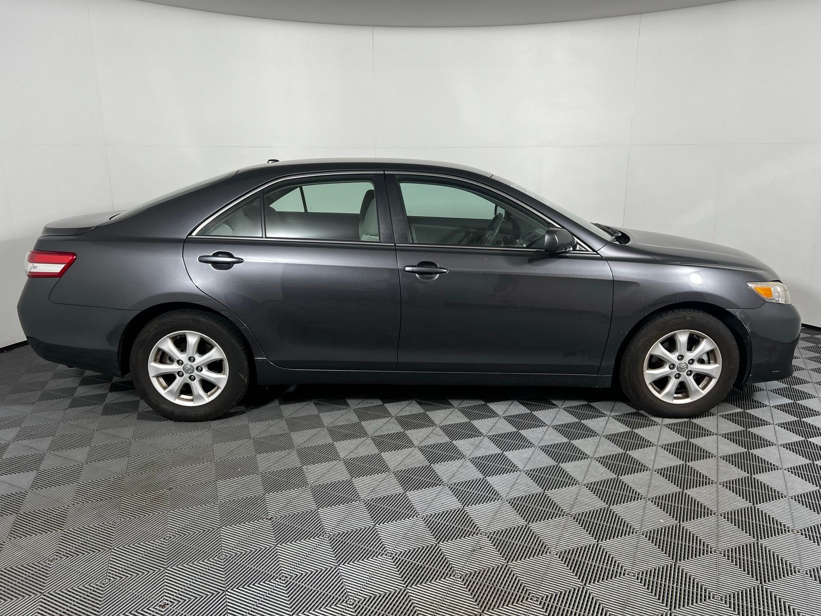 Thumbnail: 2011 Toyota Camry - 4