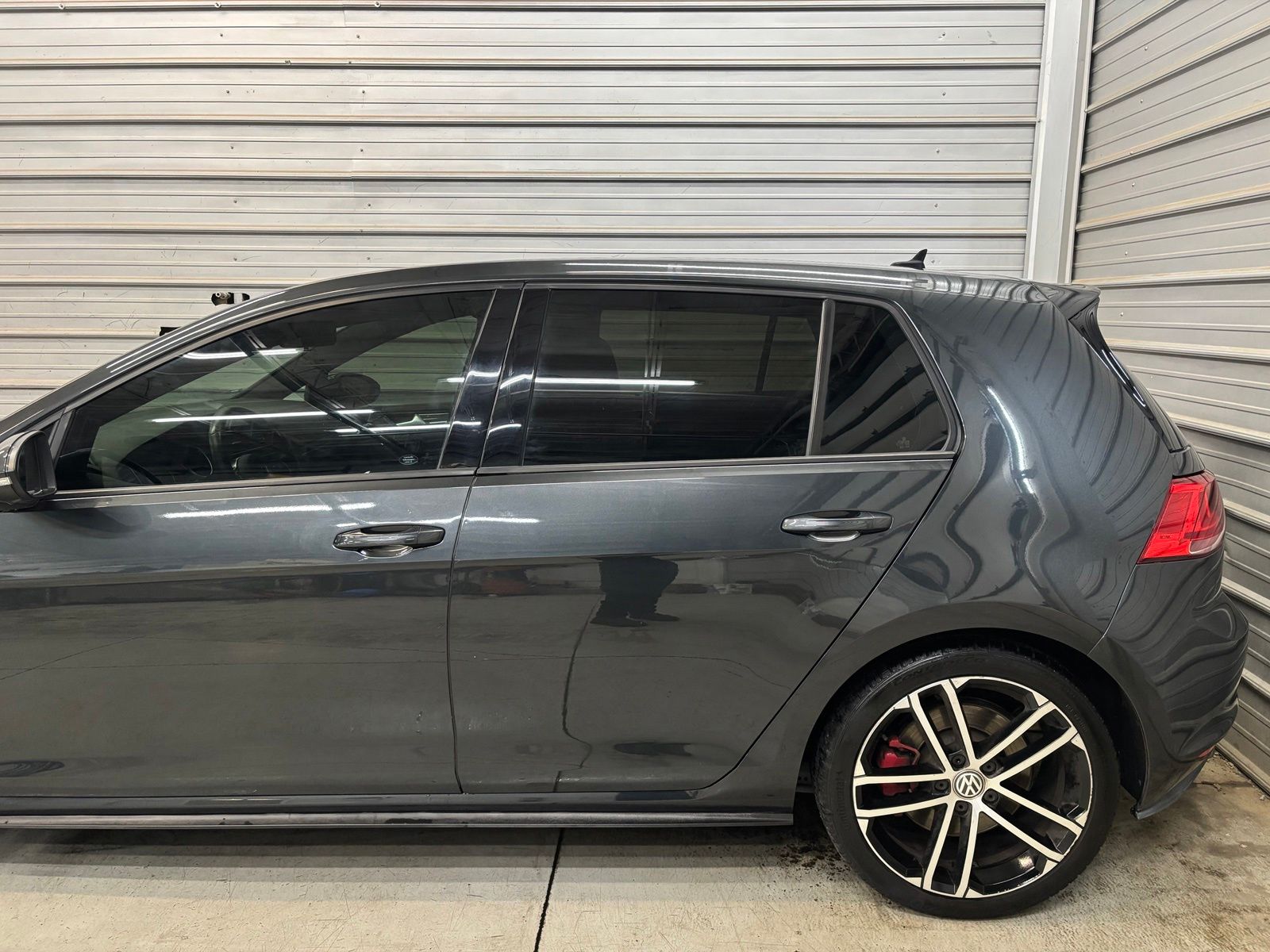 Photo 4 of 2017 Volkswagen Golf GTI Sport