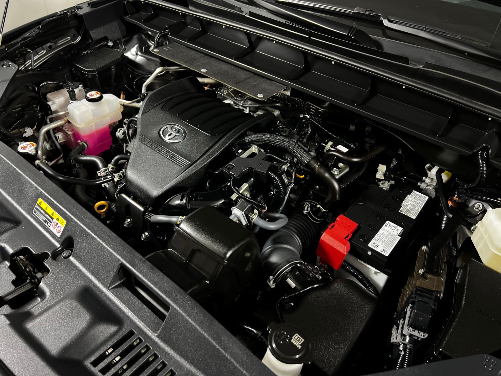 Thumbnail: 2023 Toyota Highlander - 11