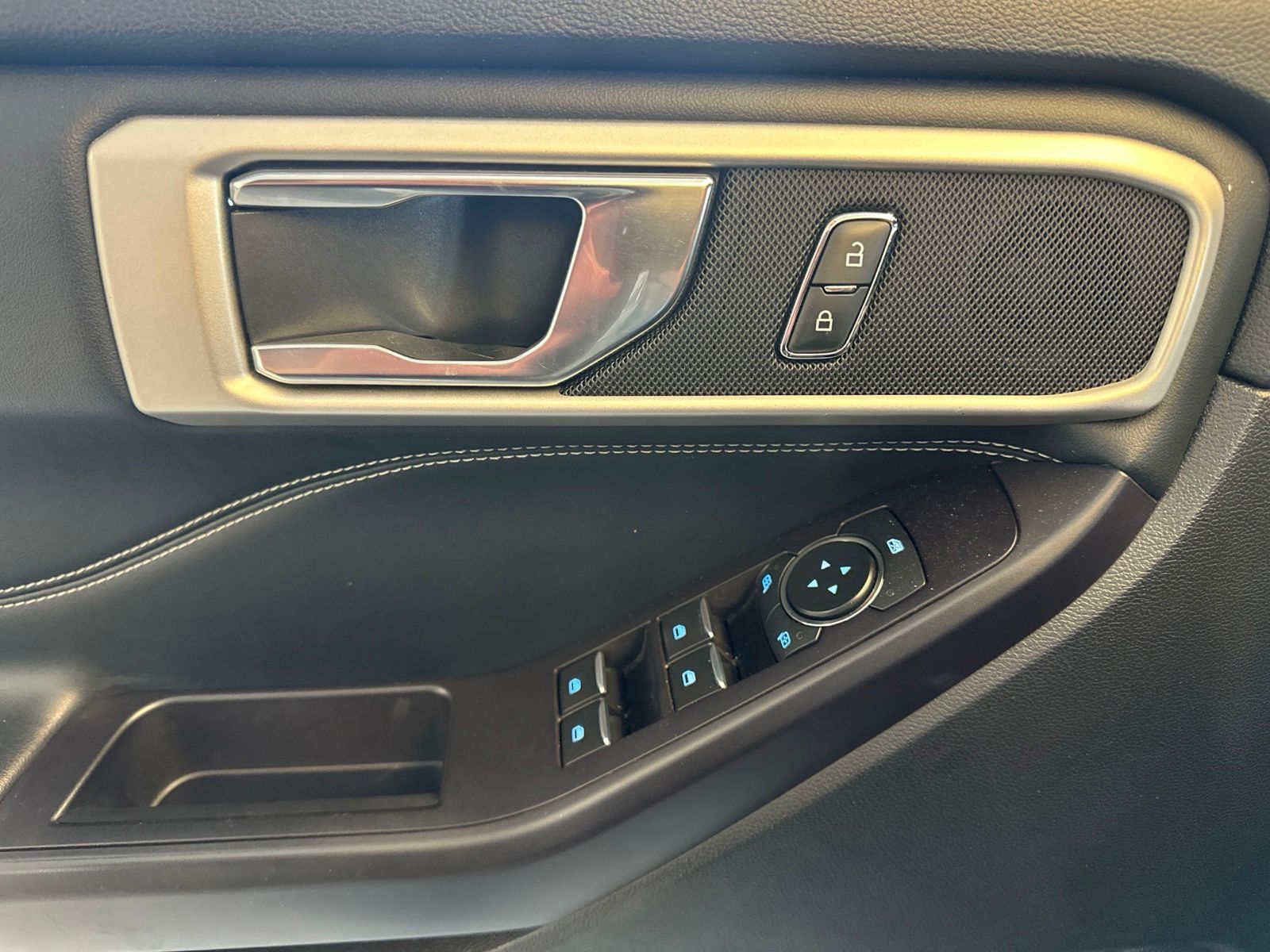 Certified Used 2020 Blue Metallic Ford XLT image 19