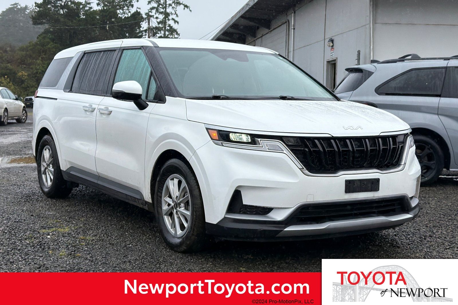 2024 Kia Carnival LX FWD