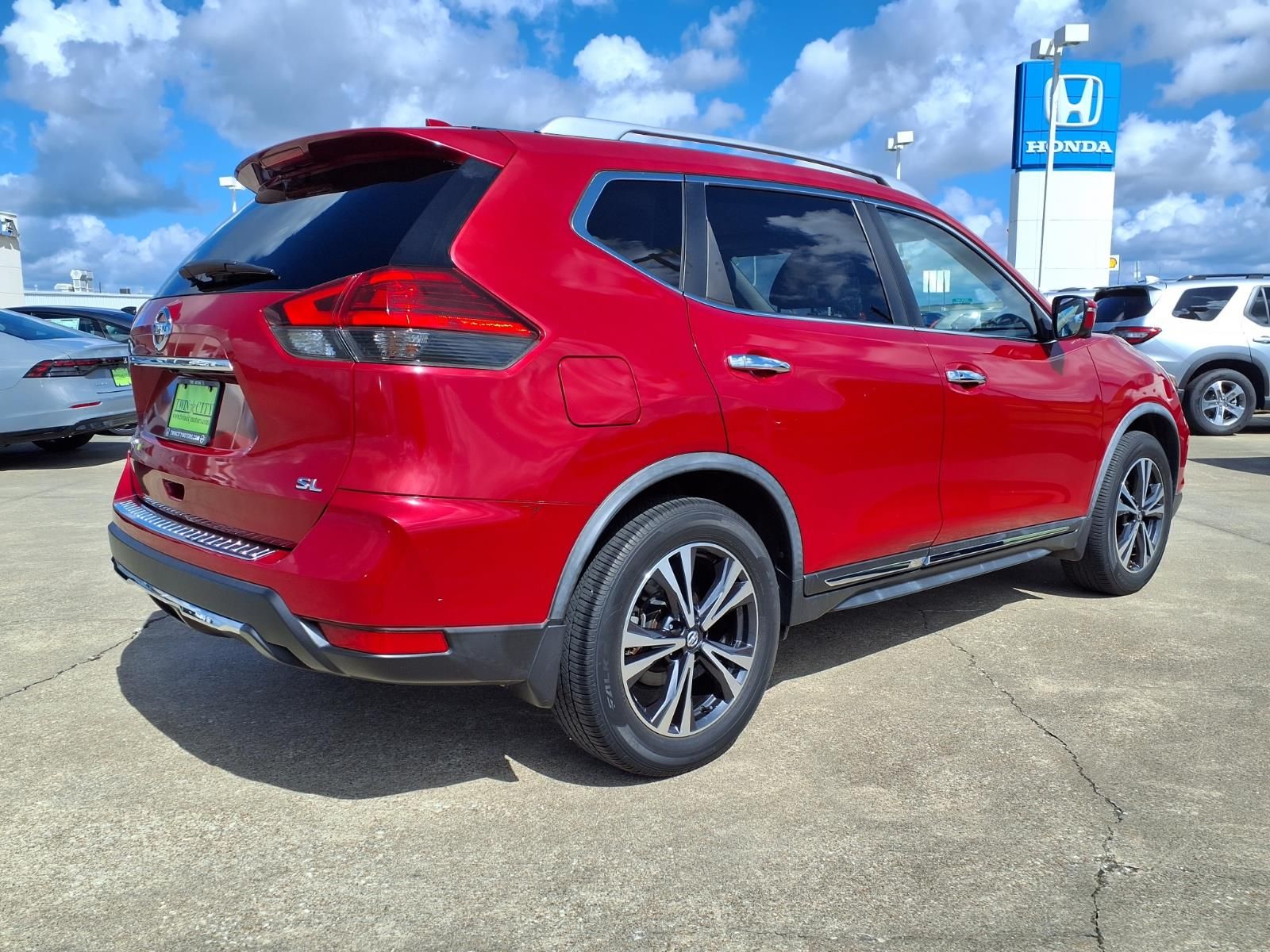 Used 2017 Nissan Rogue SL with VIN JN8AT2MT8HW407010 for sale in Port Arthur, TX
