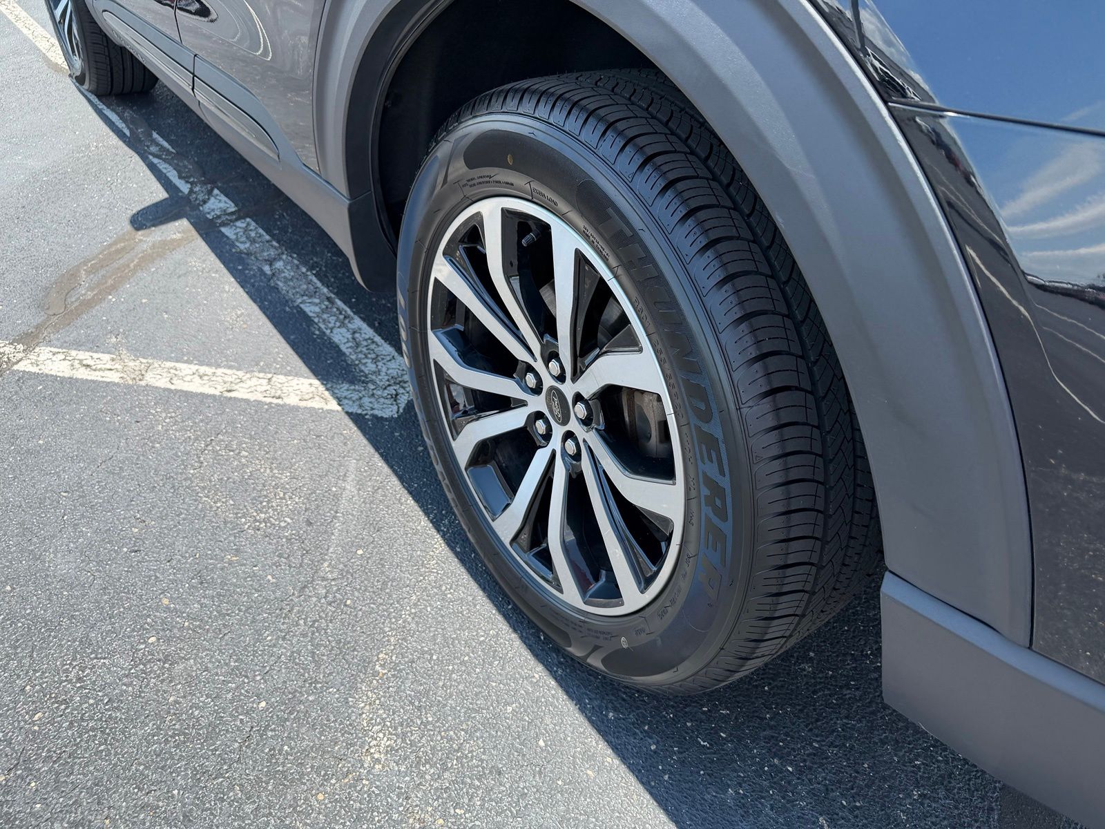 2020 Ford Explorer image 10