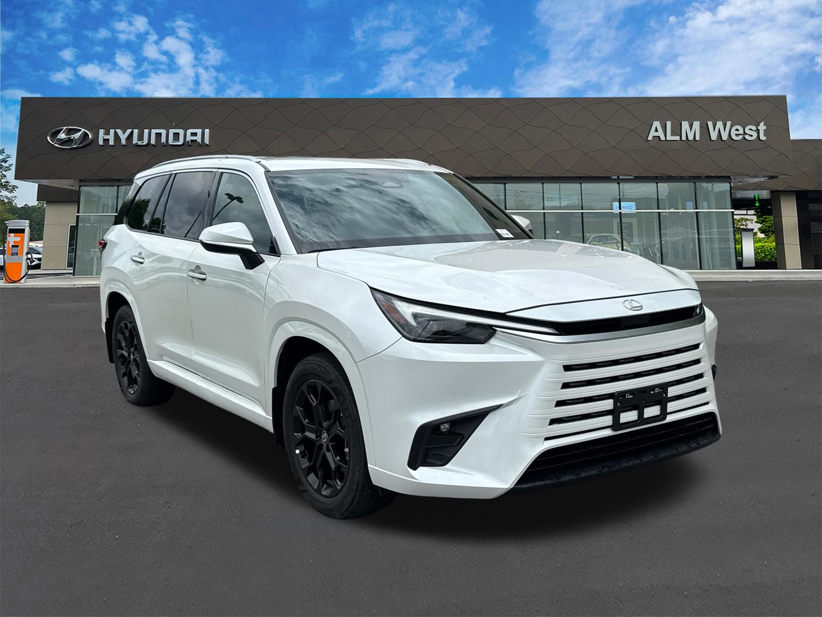 Used 2024 Pearl Lexus 350 image 3