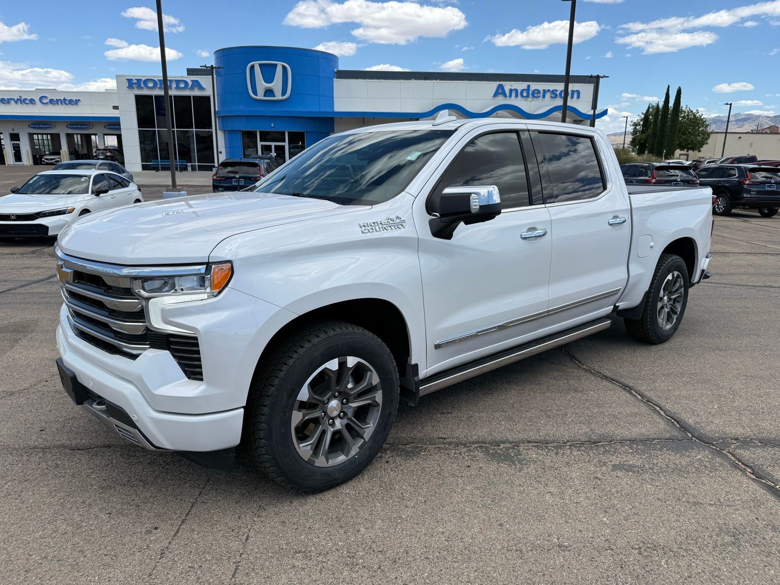 2023 Chevrolet Silverado 1500 High Country Crew Cab 4WD