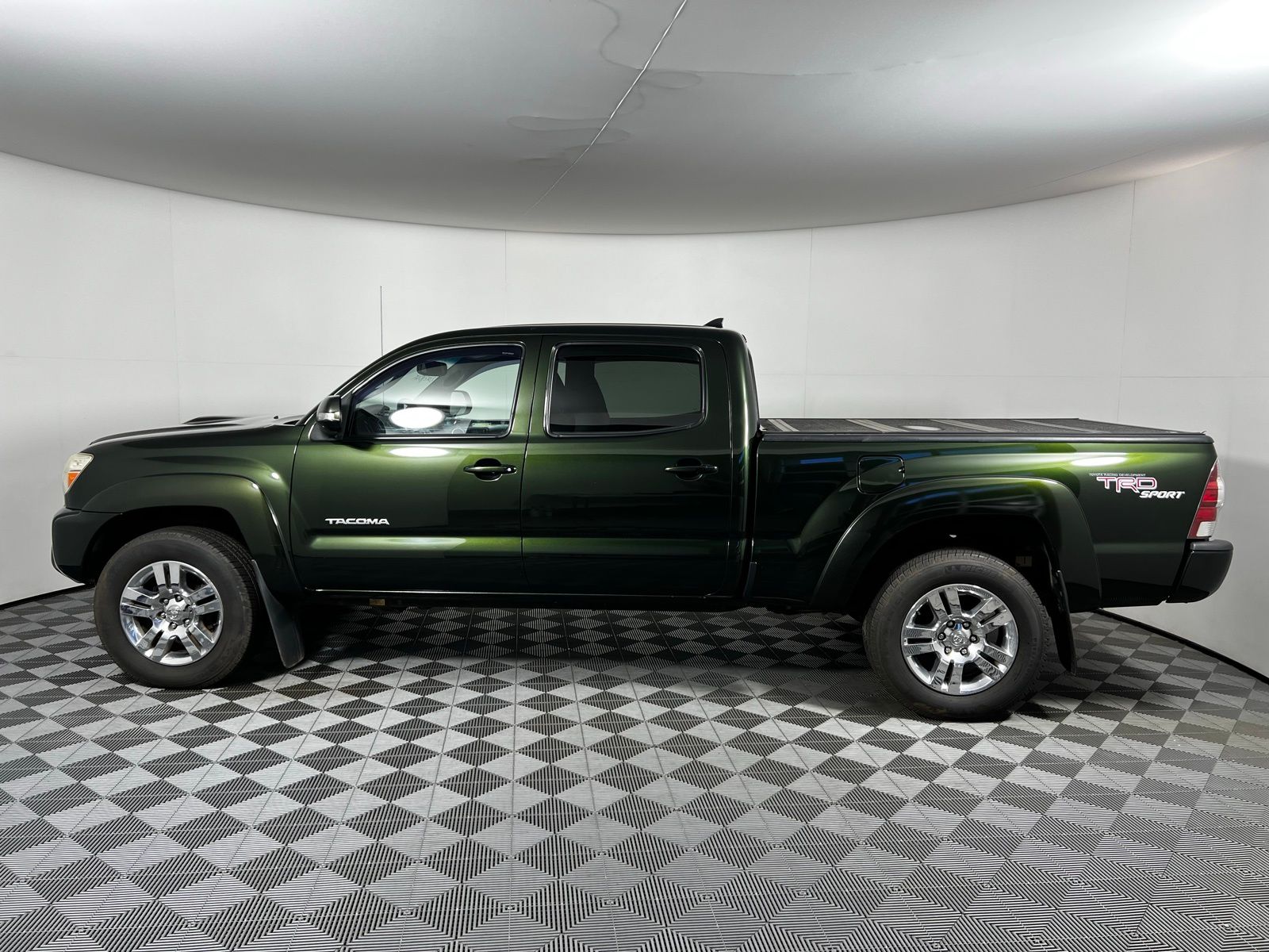 Thumbnail: 2012 Toyota Tacoma - 8