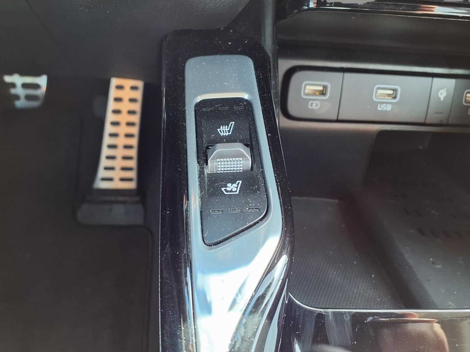 2023 Kia Sorento X-Line SX Prestige Silver at Community Kia