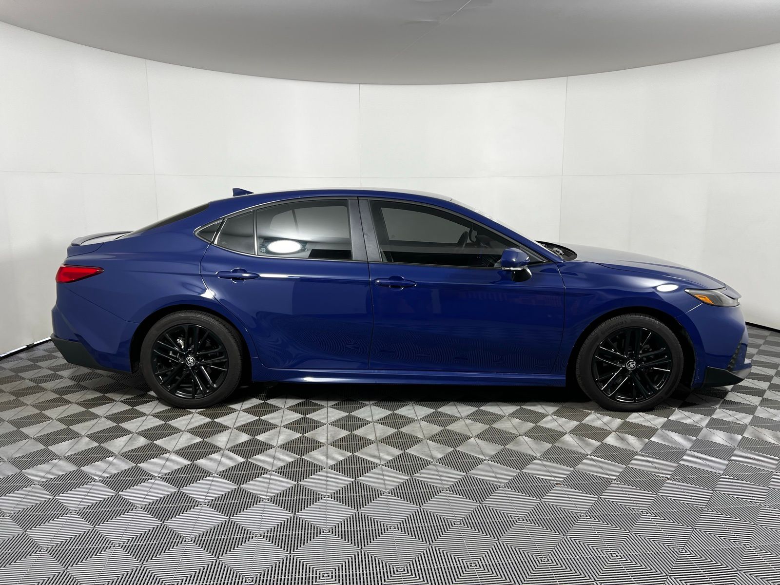 Thumbnail: 2025 Toyota Camry - 4