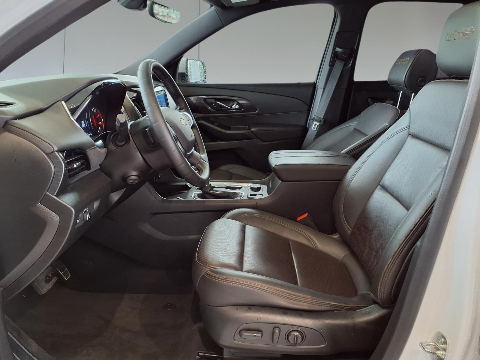 2023 Chevrolet Traverse High Country Beige at Bayshore Chrysler Jeep Dodge Ram