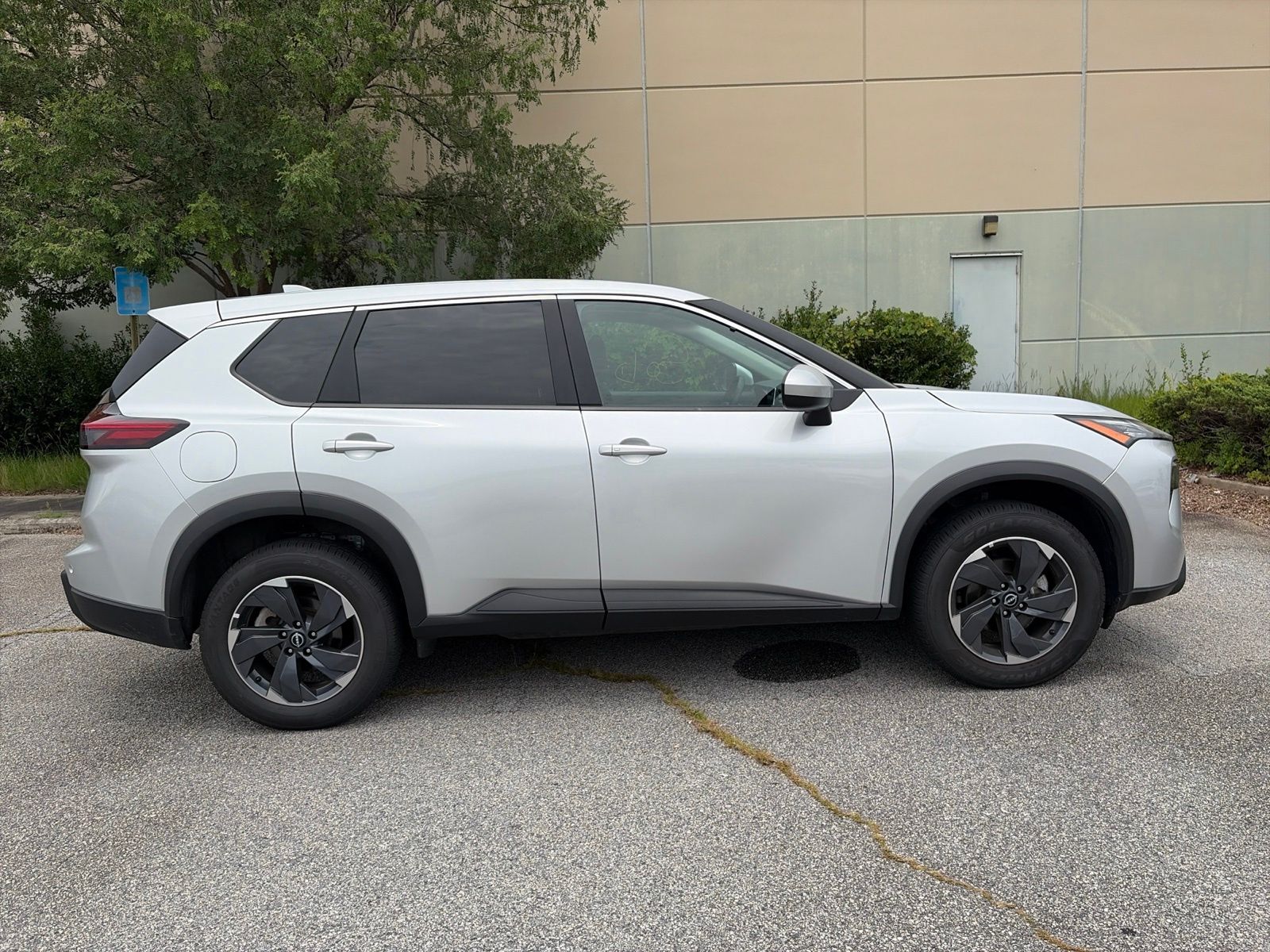 Used 2025 Silver Nissan SV image 7