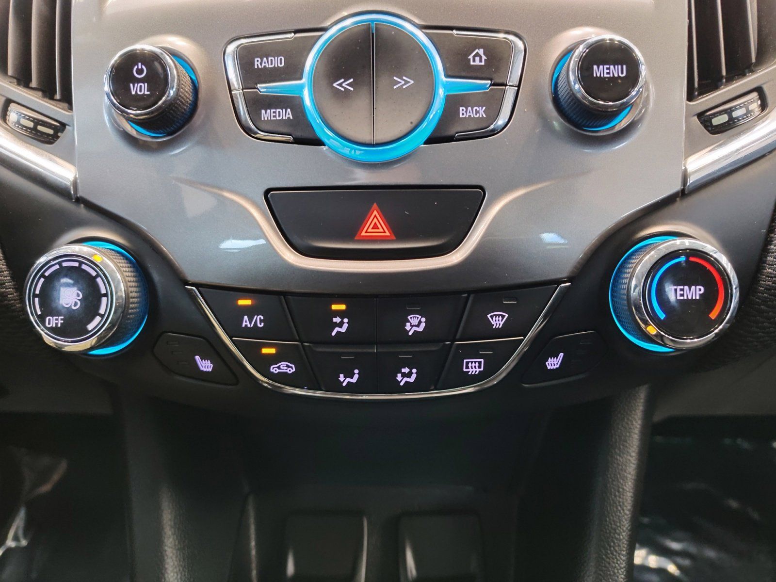 Used Car 2017 Chevrolet Cruze  Lt For Sale Under $10,000 In San Antonio, Texas