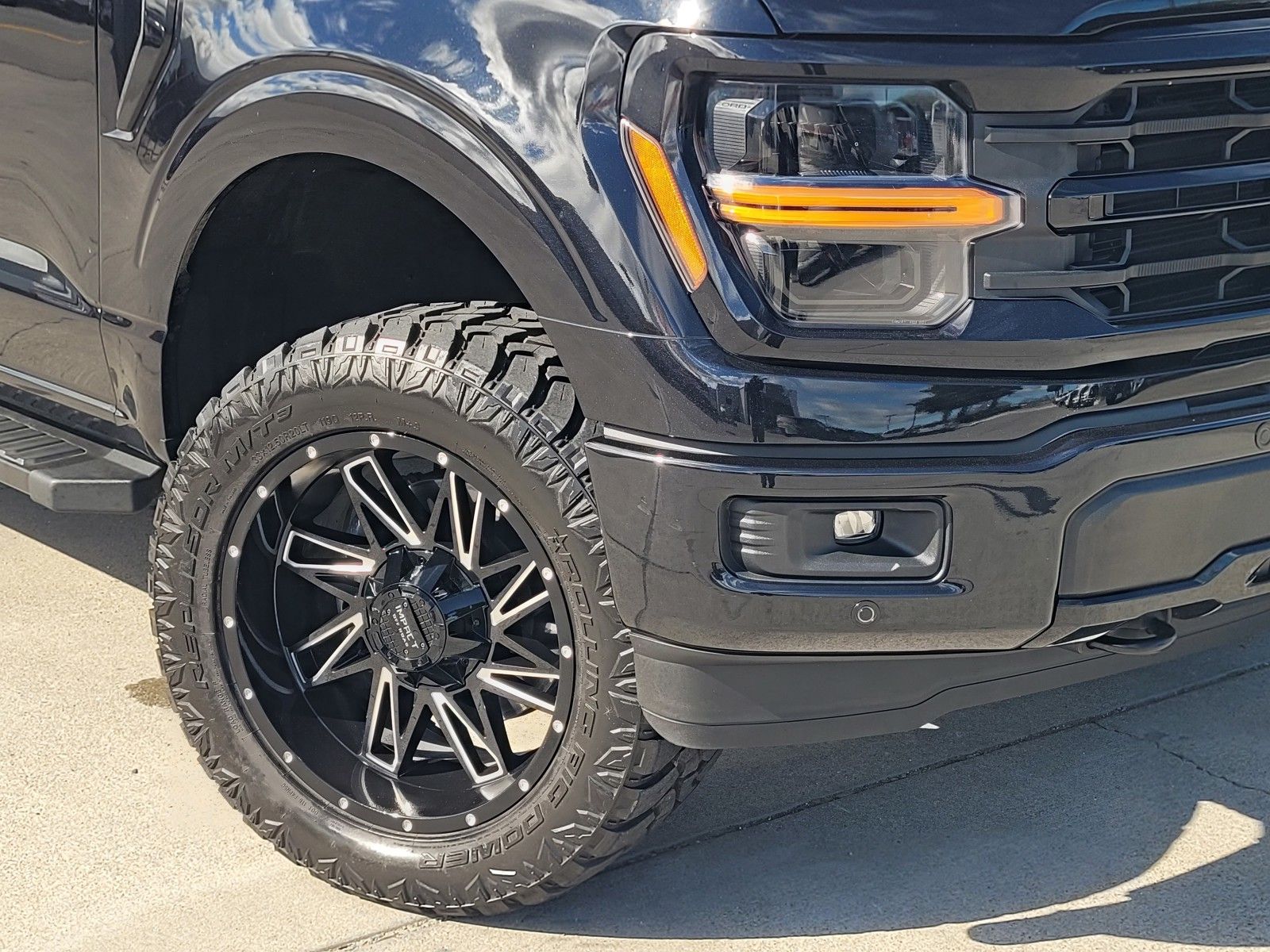 Used 2024 Black Ford XLT image 9