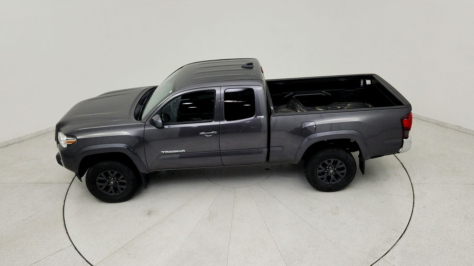 Used 2020 Gray Toyota SR5 image 17