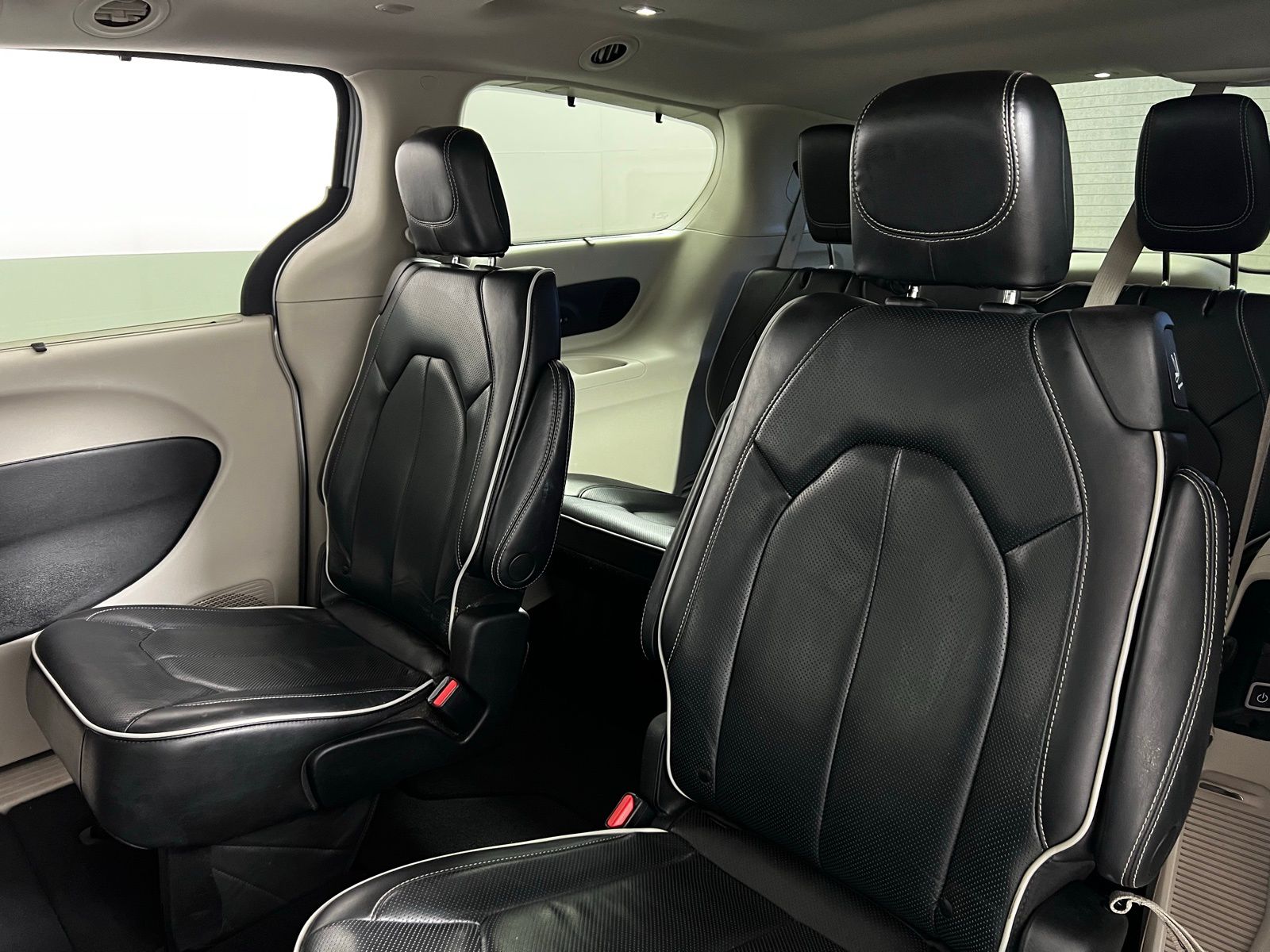 2022 Chrysler Pacifica Limited 26