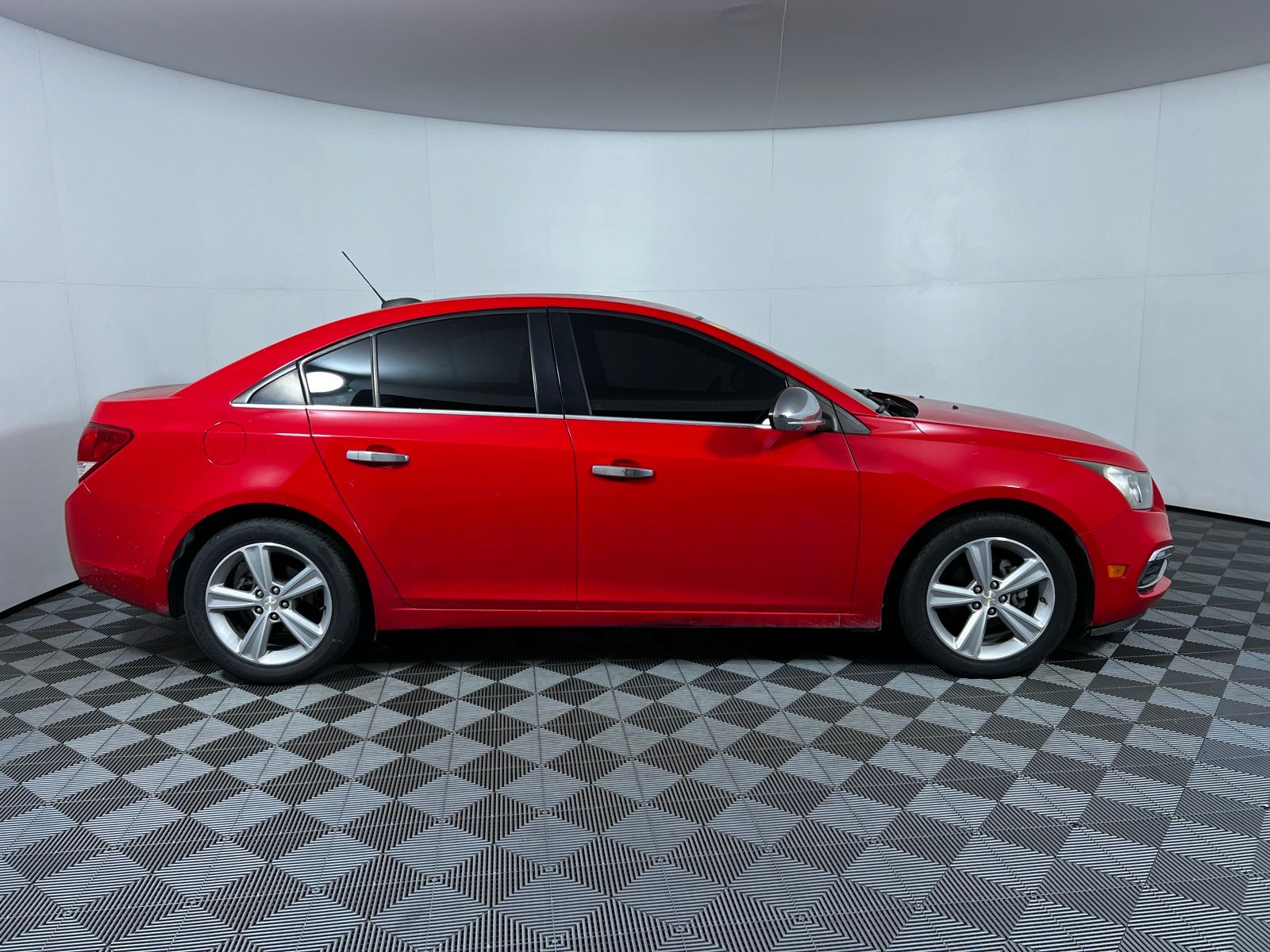 Thumbnail: 2015 Chevrolet Cruze - 4