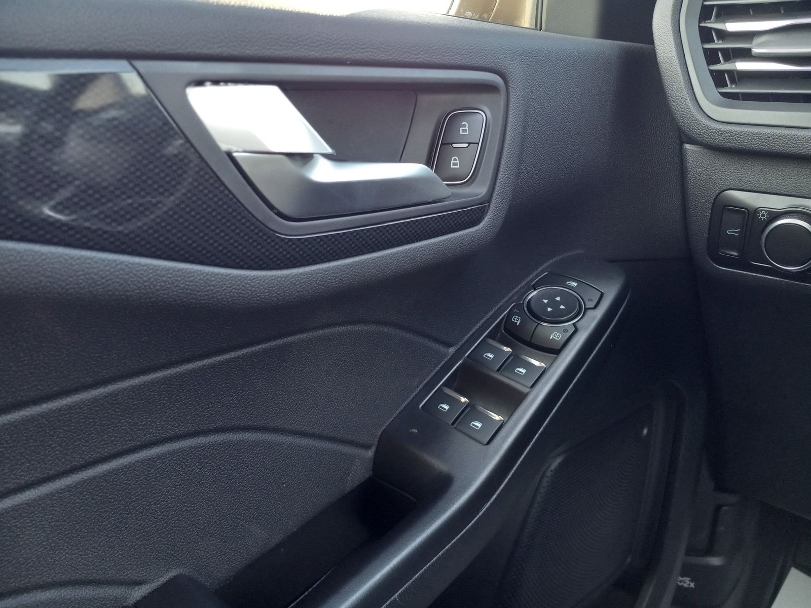 2026 Ford Escape image 24