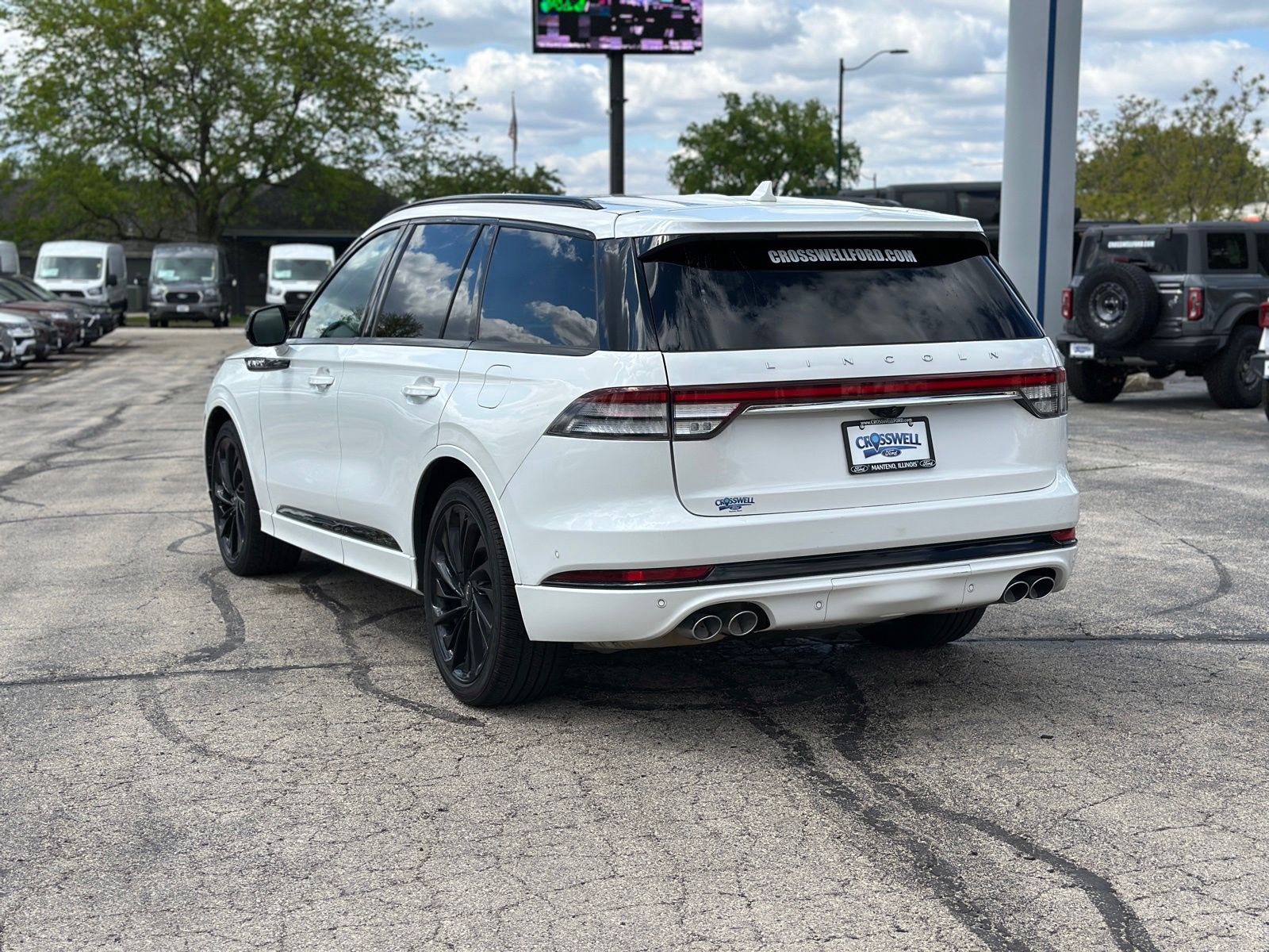 View vehicle photo 5
