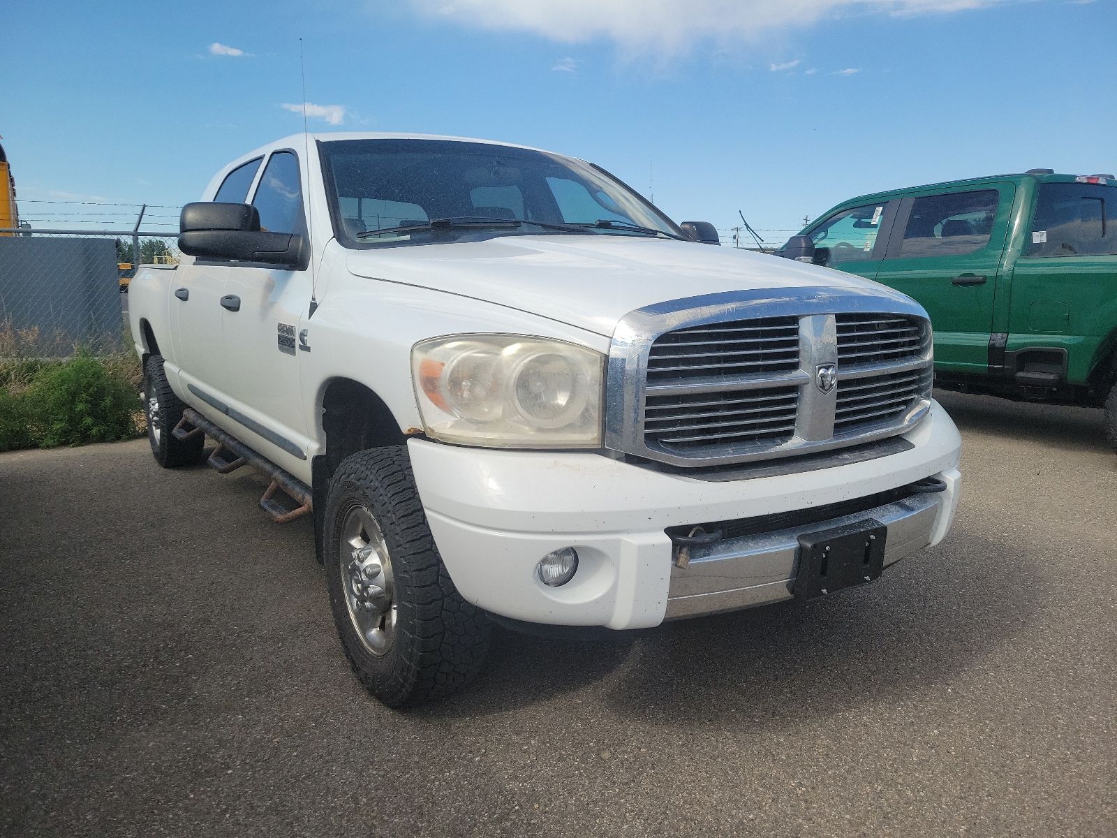 Bright White Clearcoat 2008 Dodge RAM 2500 Pickup Truck Four-Wheel Drive 6-Speed Manual