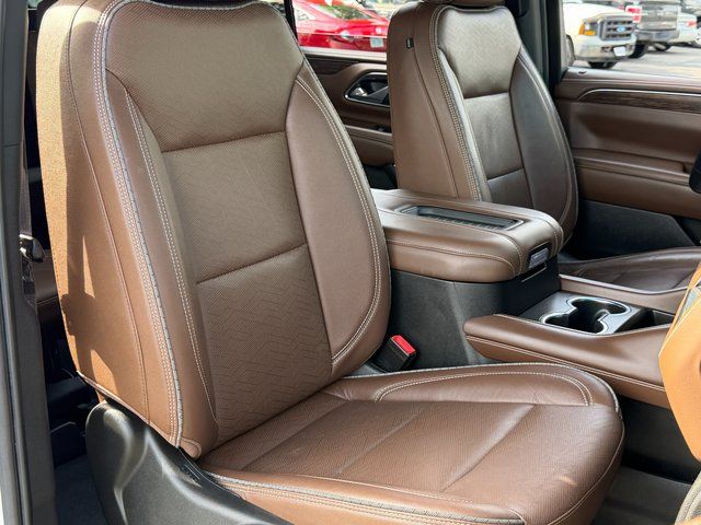 Used 2021 Iridescent Pearl Tricoat Chevrolet High Country image 37