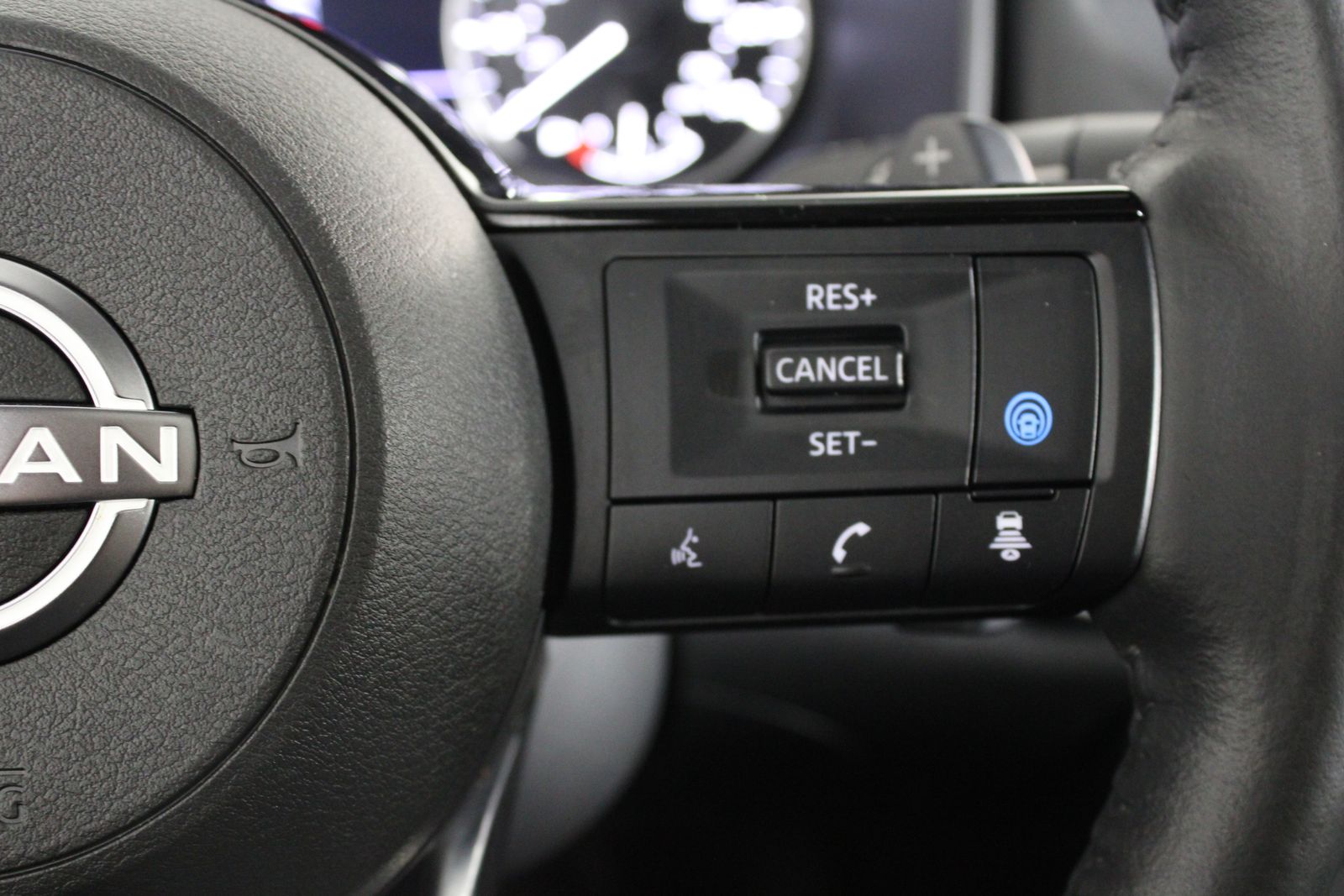 Used 2023 Silver Nissan SV image 29