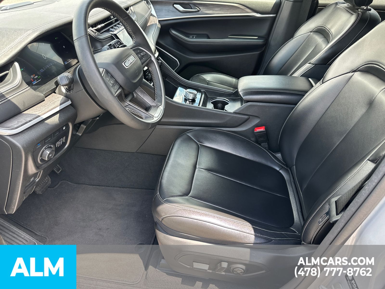 Used 2024 Silver Jeep 4xe image 10