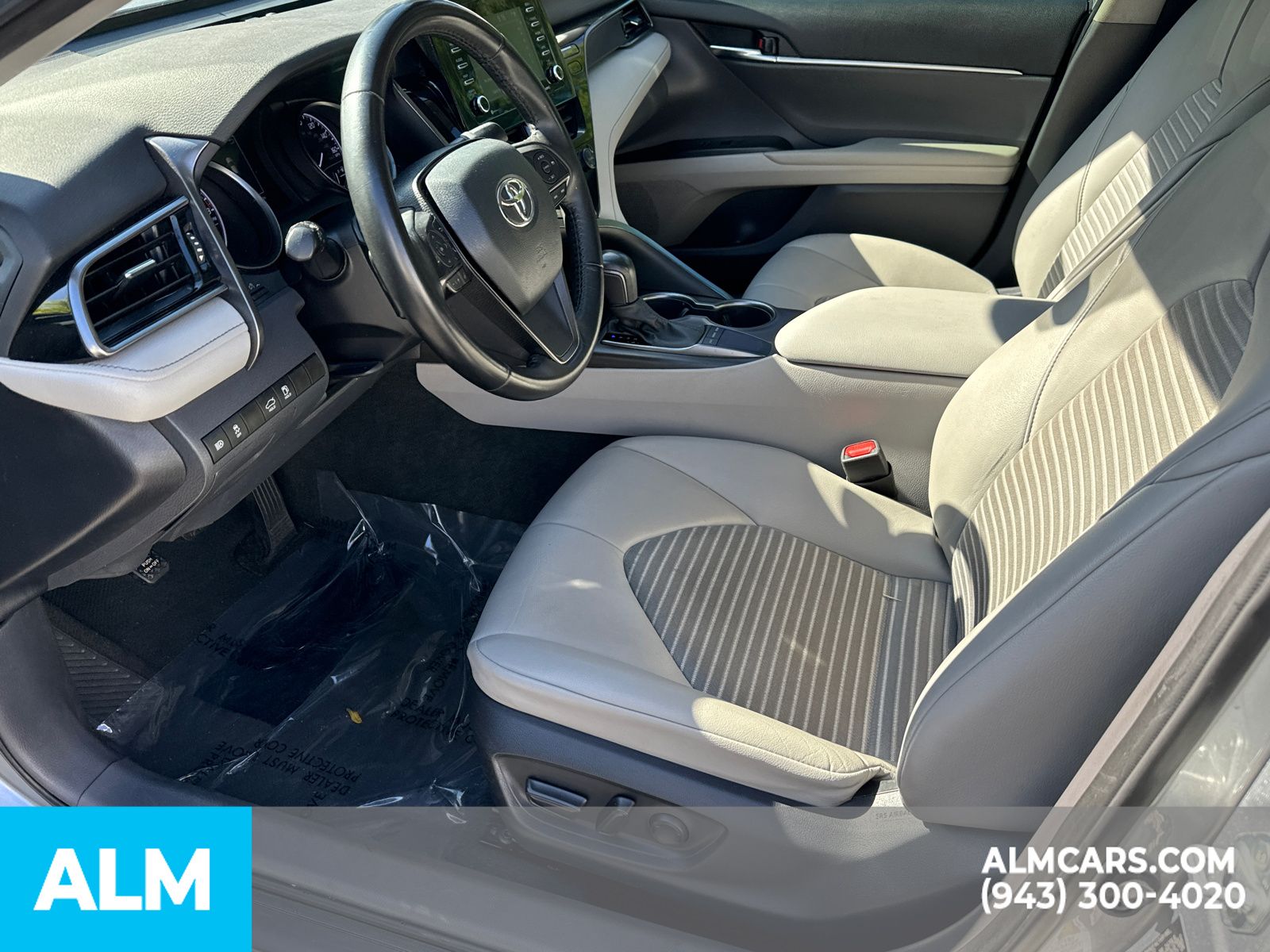 2023 Toyota Camry SE photo 10