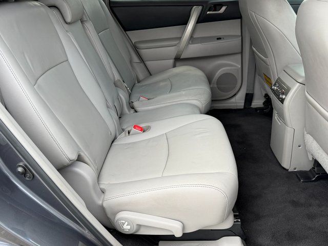 Used 2013 Magnetic Gray Metallic Toyota SE image 32