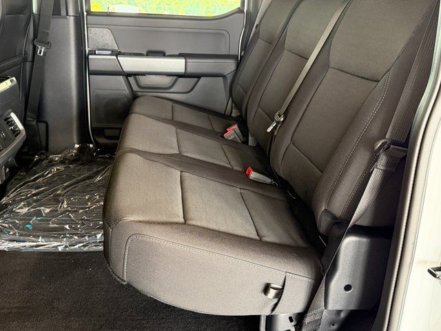 New 2026 Oxford White Ford XLT image 16