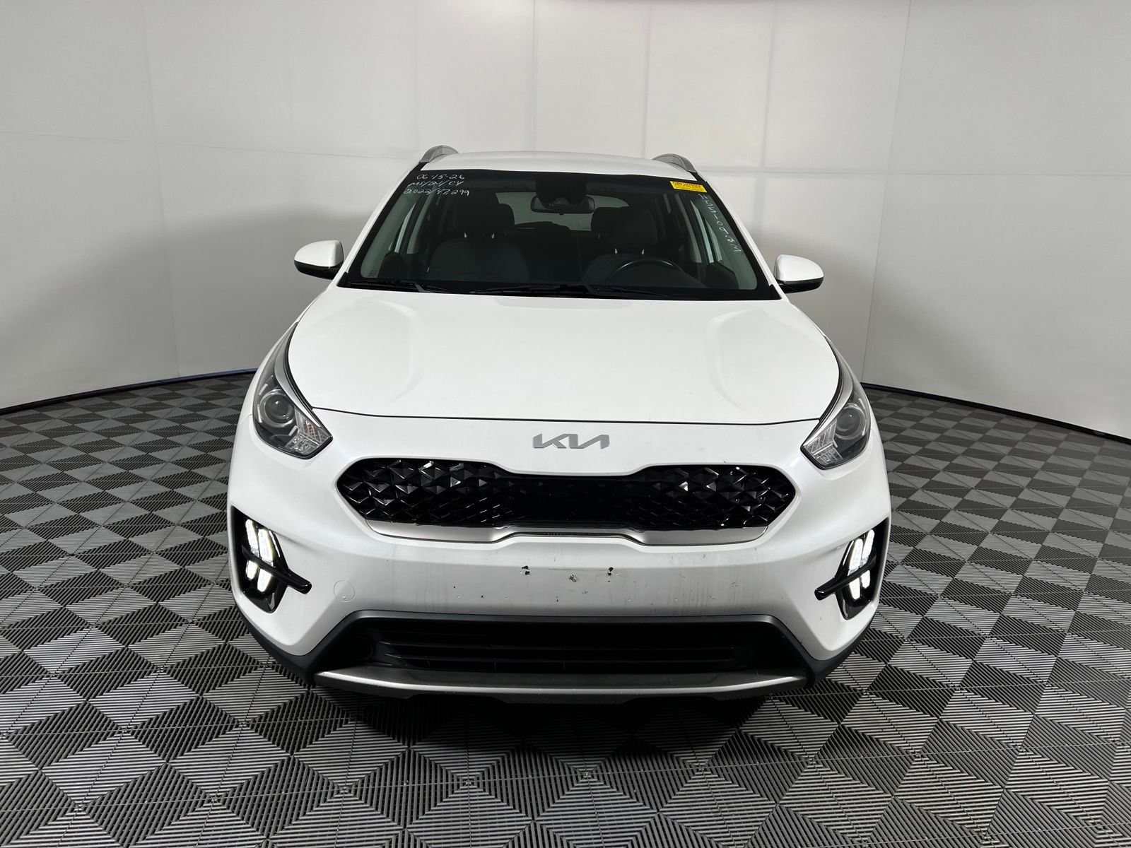 Thumbnail: 2022 Kia Niro - 2