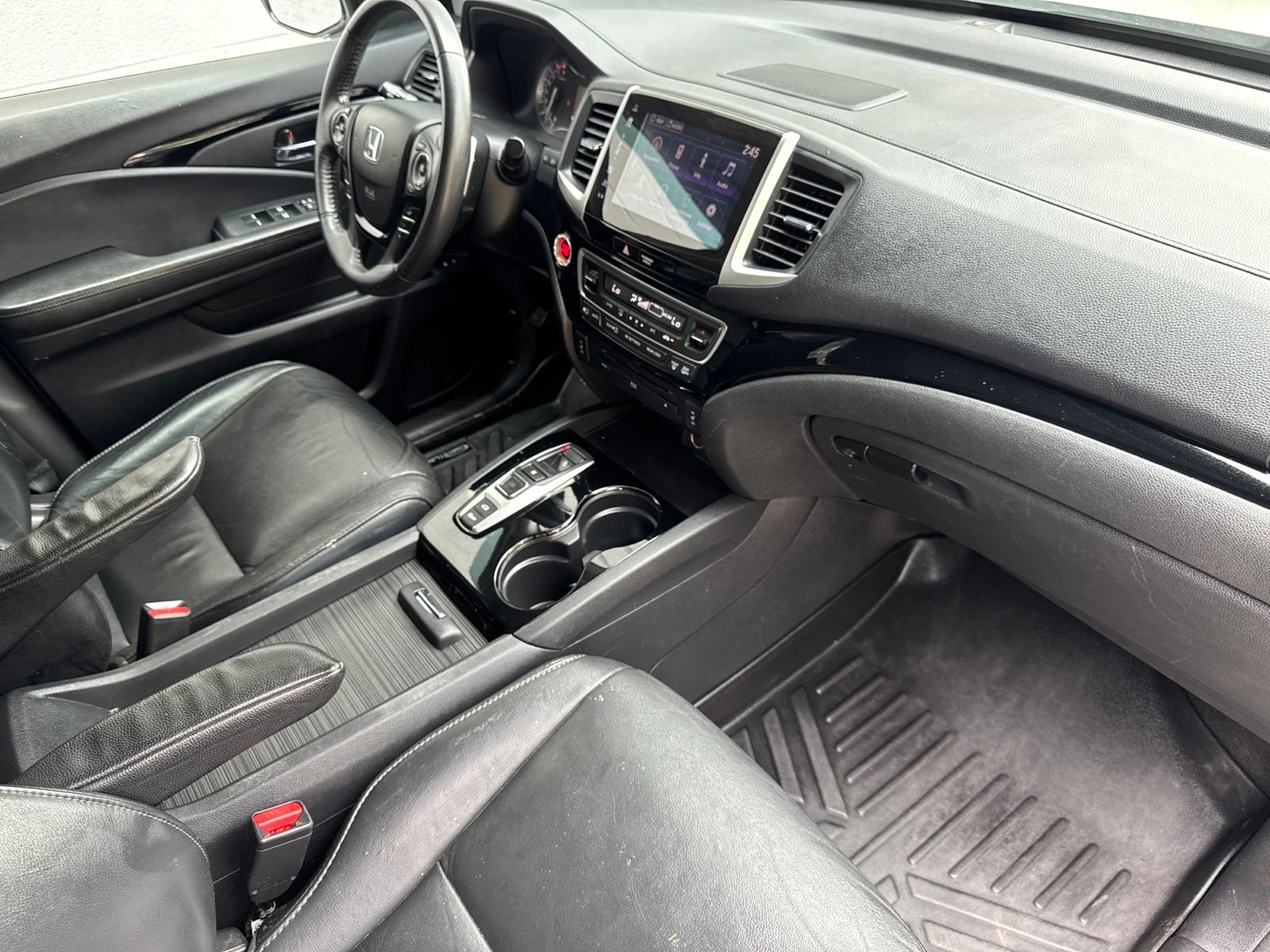 Used 2017 White Diamond Pearl Honda Touring image 35