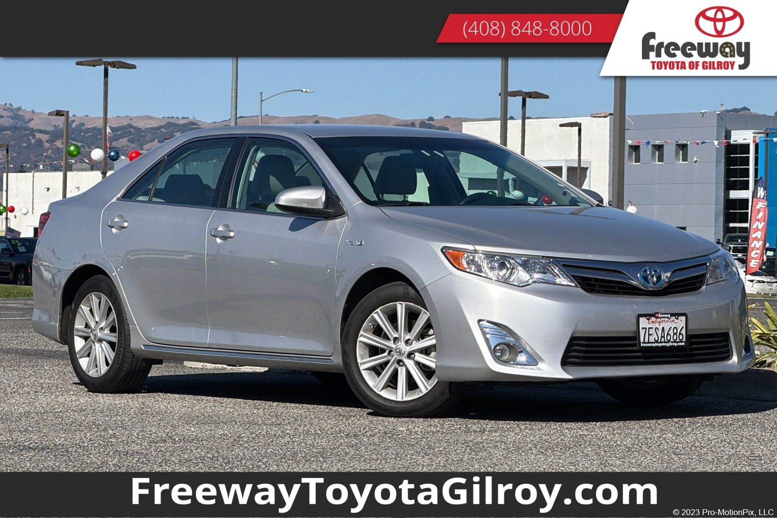 Classic Silver Metallic 2014 Toyota Camry Hybrid Sedan Front-Wheel Drive Continuously Variable Transmission