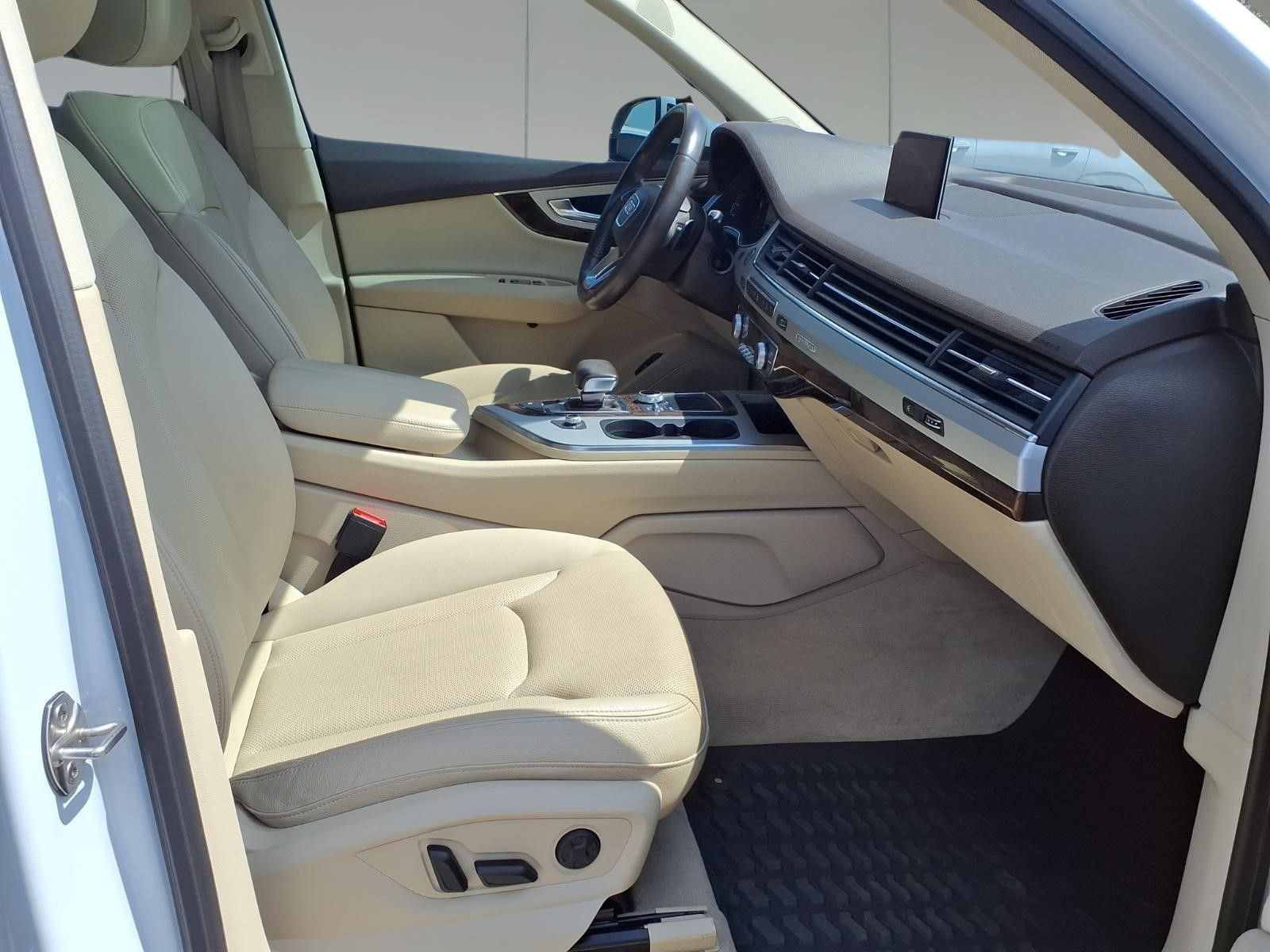 2019 Audi Q7 45 Premium Plus White at Ultimate Motorsports