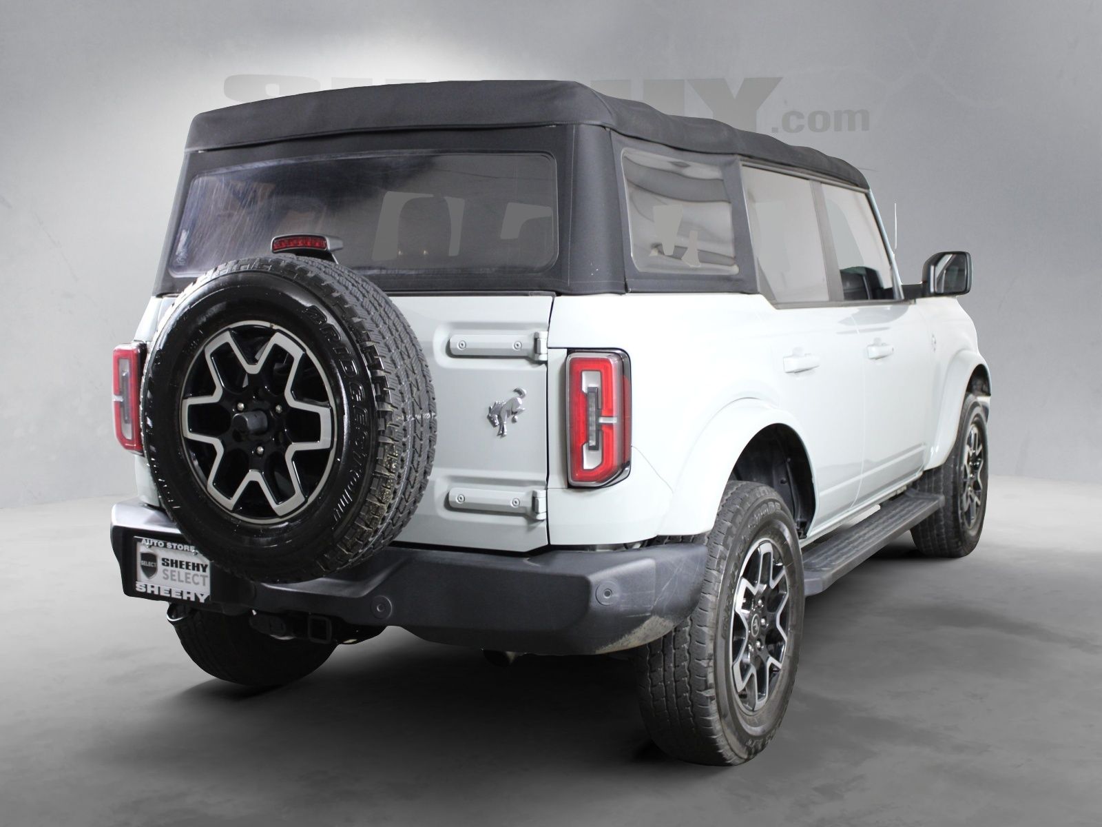 Used 2022 Gray Ford Outer Banks image 7