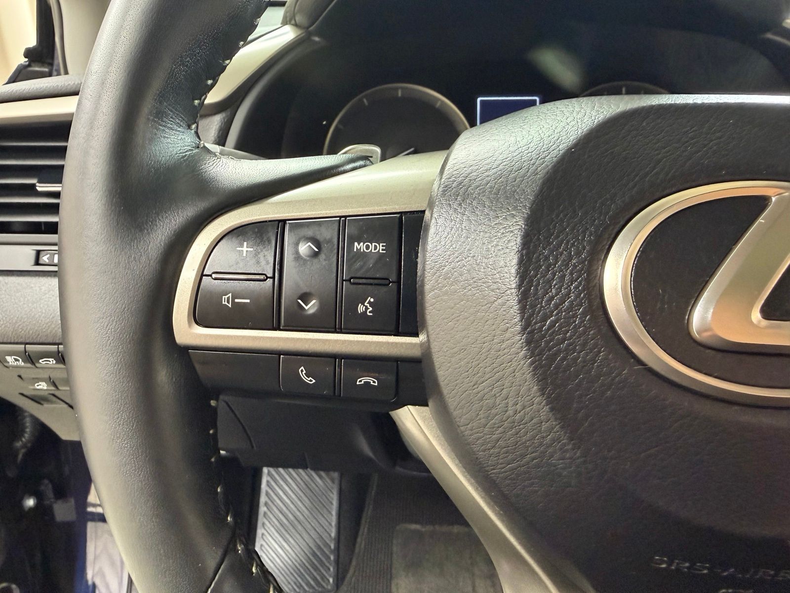 Used 2021  Lexus 350 image 31