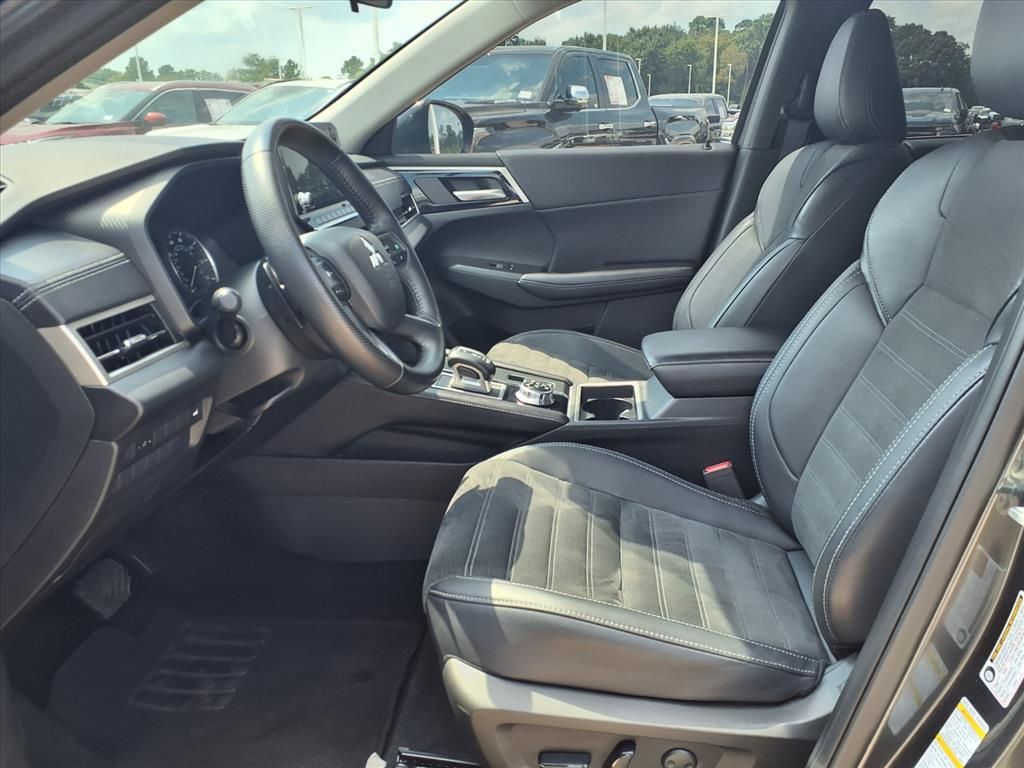 2024 Mitsubishi Outlander SE  at Bayshore Chrysler Jeep Dodge Ram