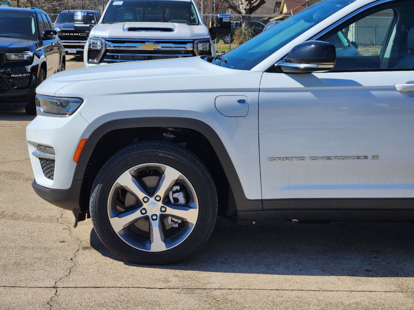 2023 Jeep Grand Cherokee Base 4xe 8