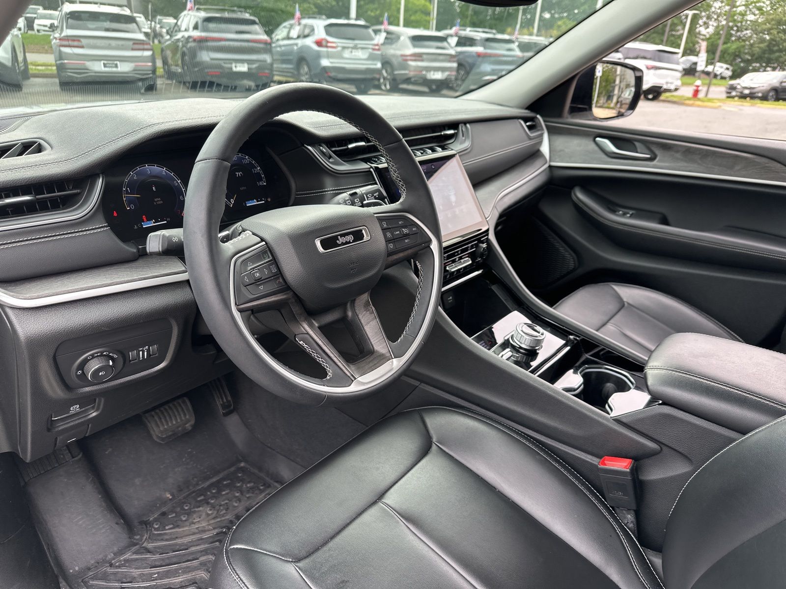 Used 2023 White Jeep Limited image 30